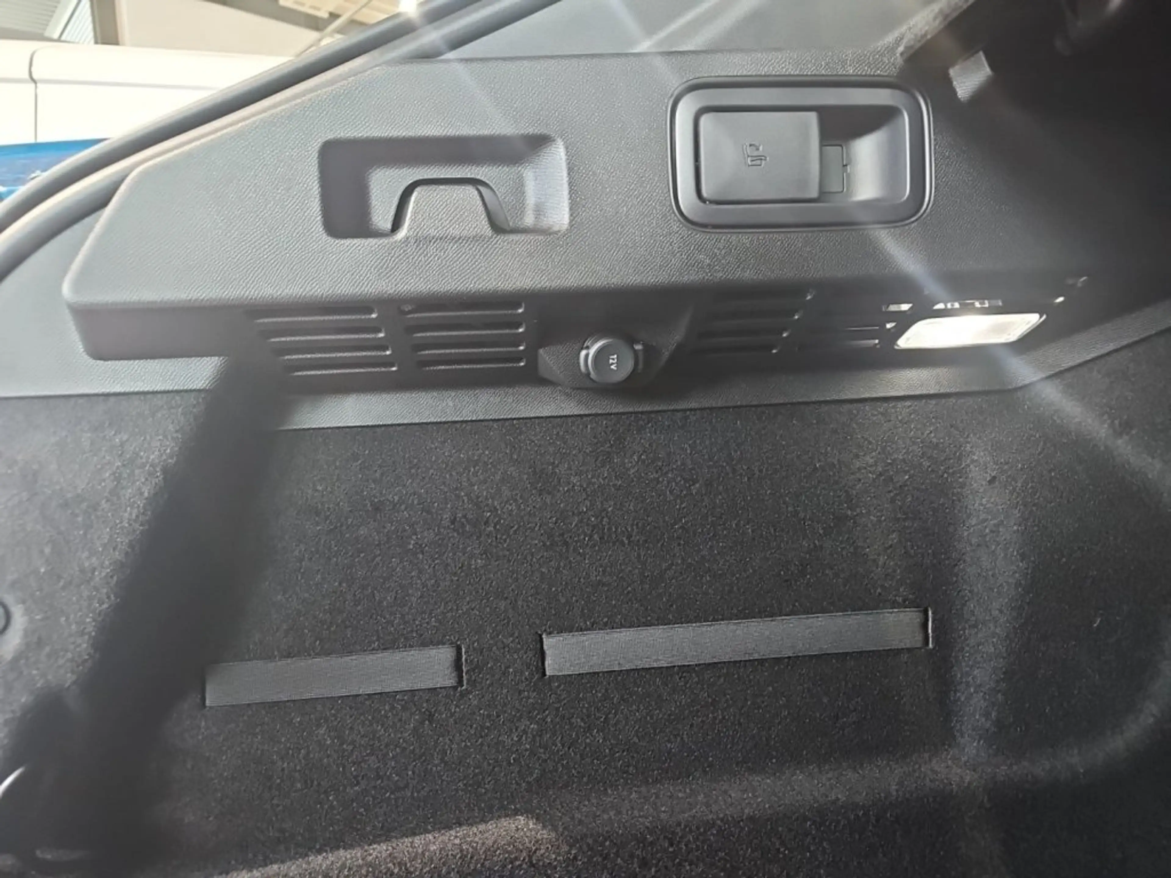Peugeot 408 Hybrid 145 e-DCS6 GT — photo 15