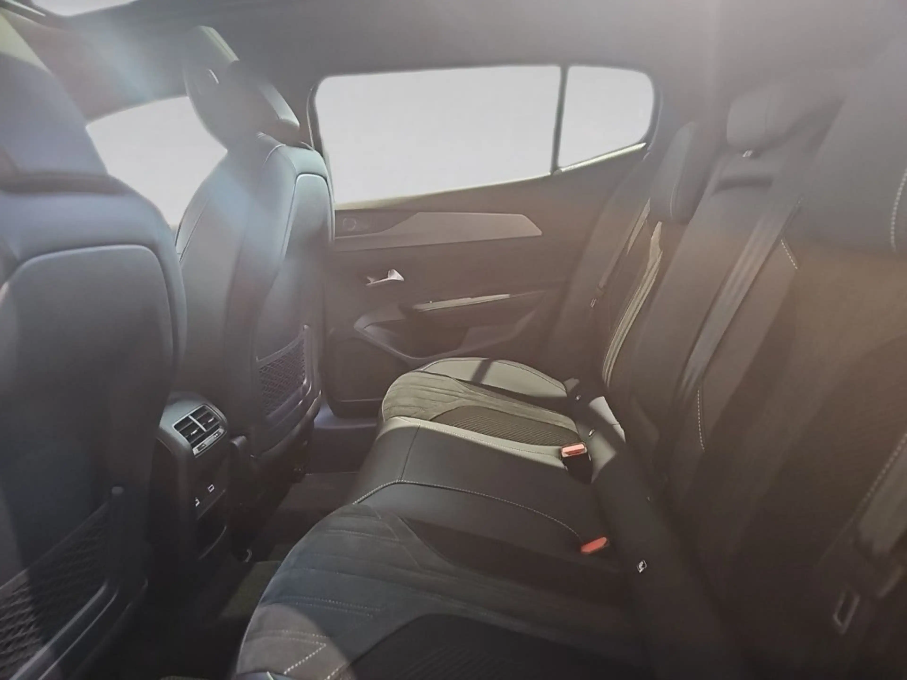 Peugeot 408 Hybrid 145 e-DCS6 GT — photo 7