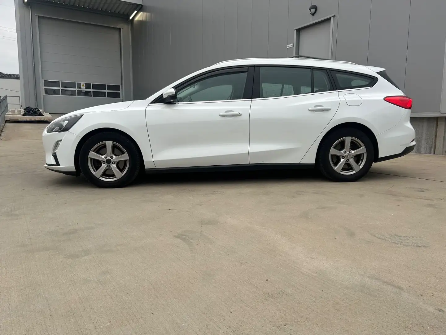 Ford Focus 2,0 EcoBlue 110kW Titanium Turnier Weiß - 2