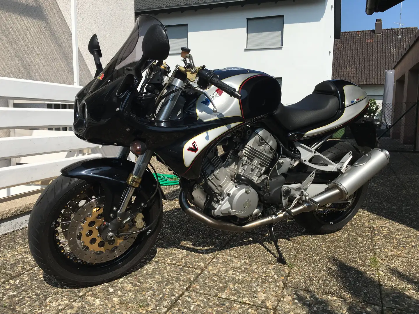 Voxan Café Racer Zwart - 1