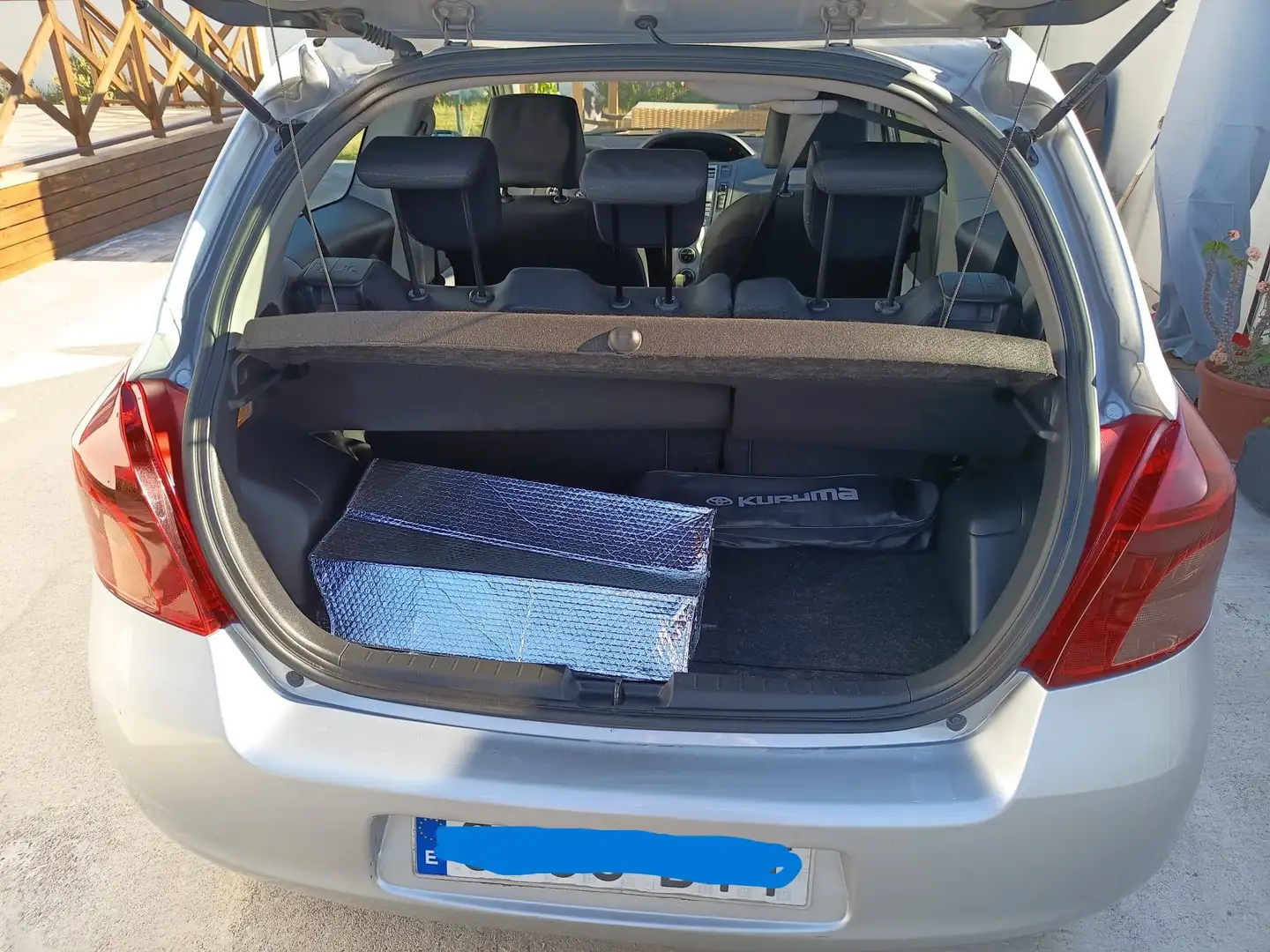 Toyota Yaris Yaris 1.3 VVT-i Sol Sol Plateado - 2
