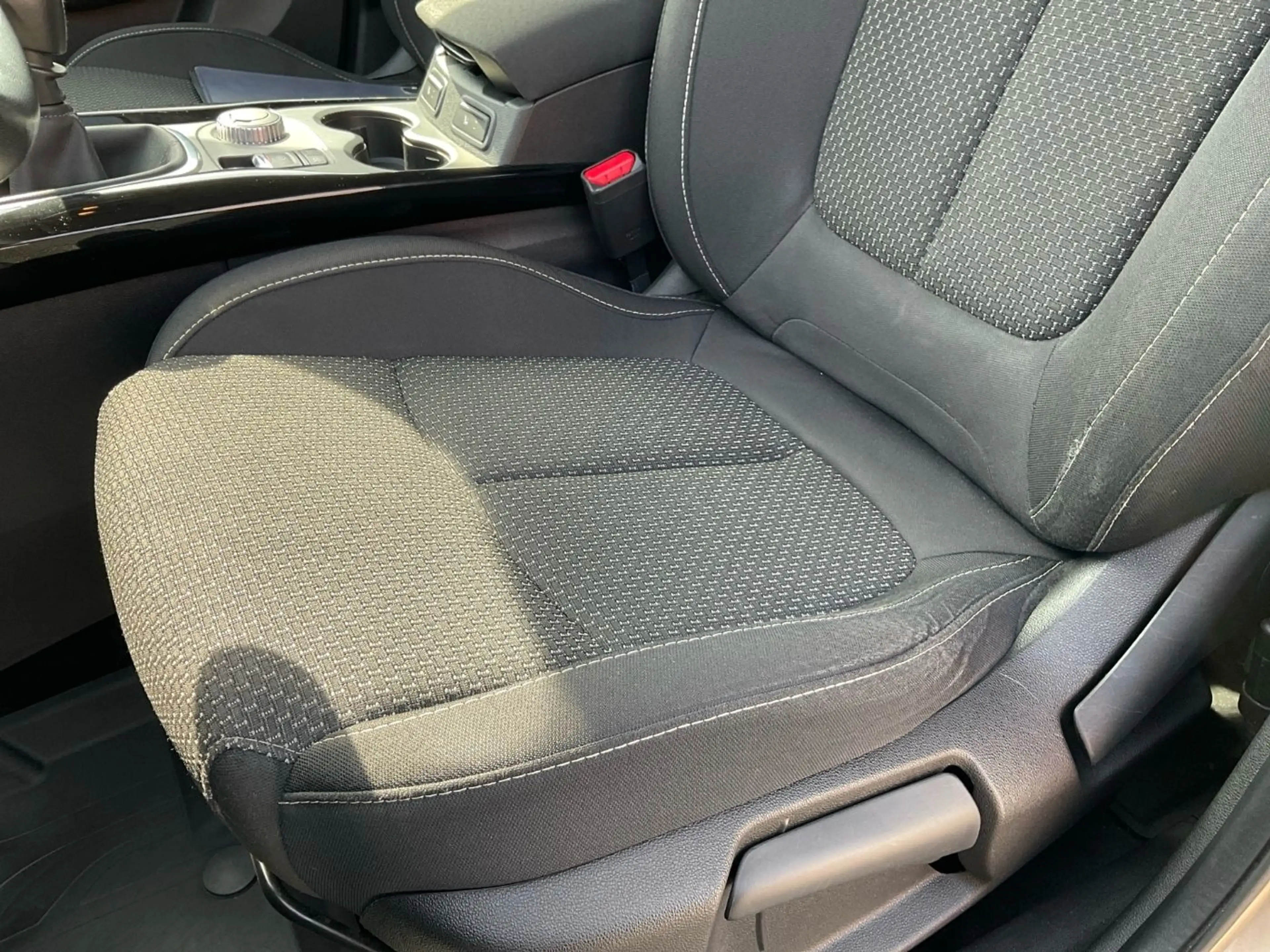 Renault Kadjar ENERGY DCI 130 BUSINES Allrad — photo 8