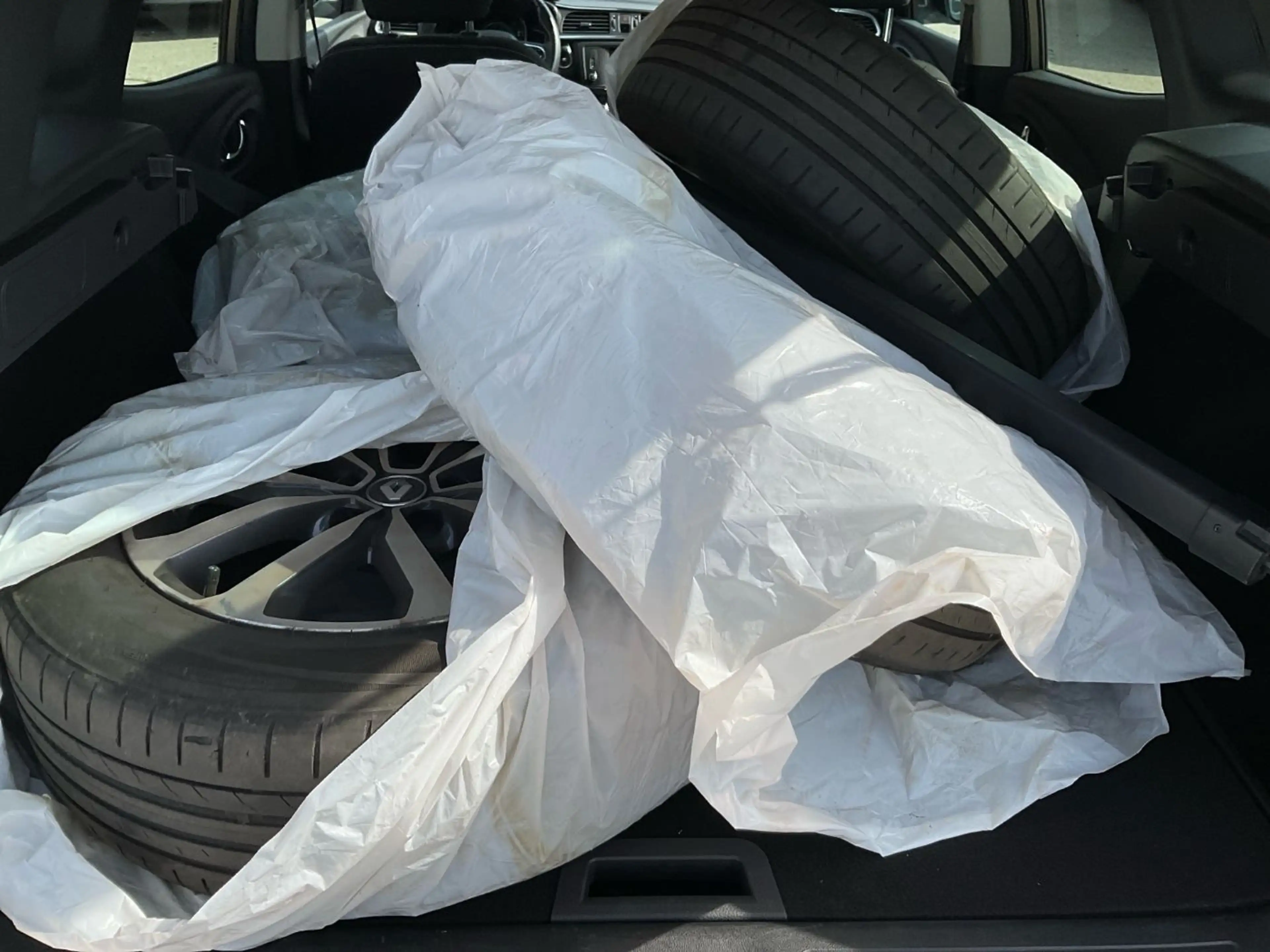 Renault Kadjar ENERGY DCI 130 BUSINES Allrad — photo 12