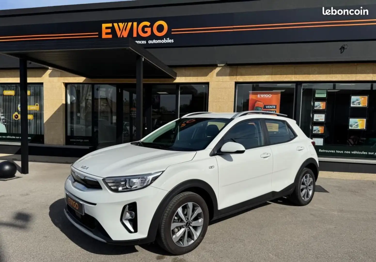 Kia Stonic 1.0 T-GDI 100CH ACTIVE Blanc - 1