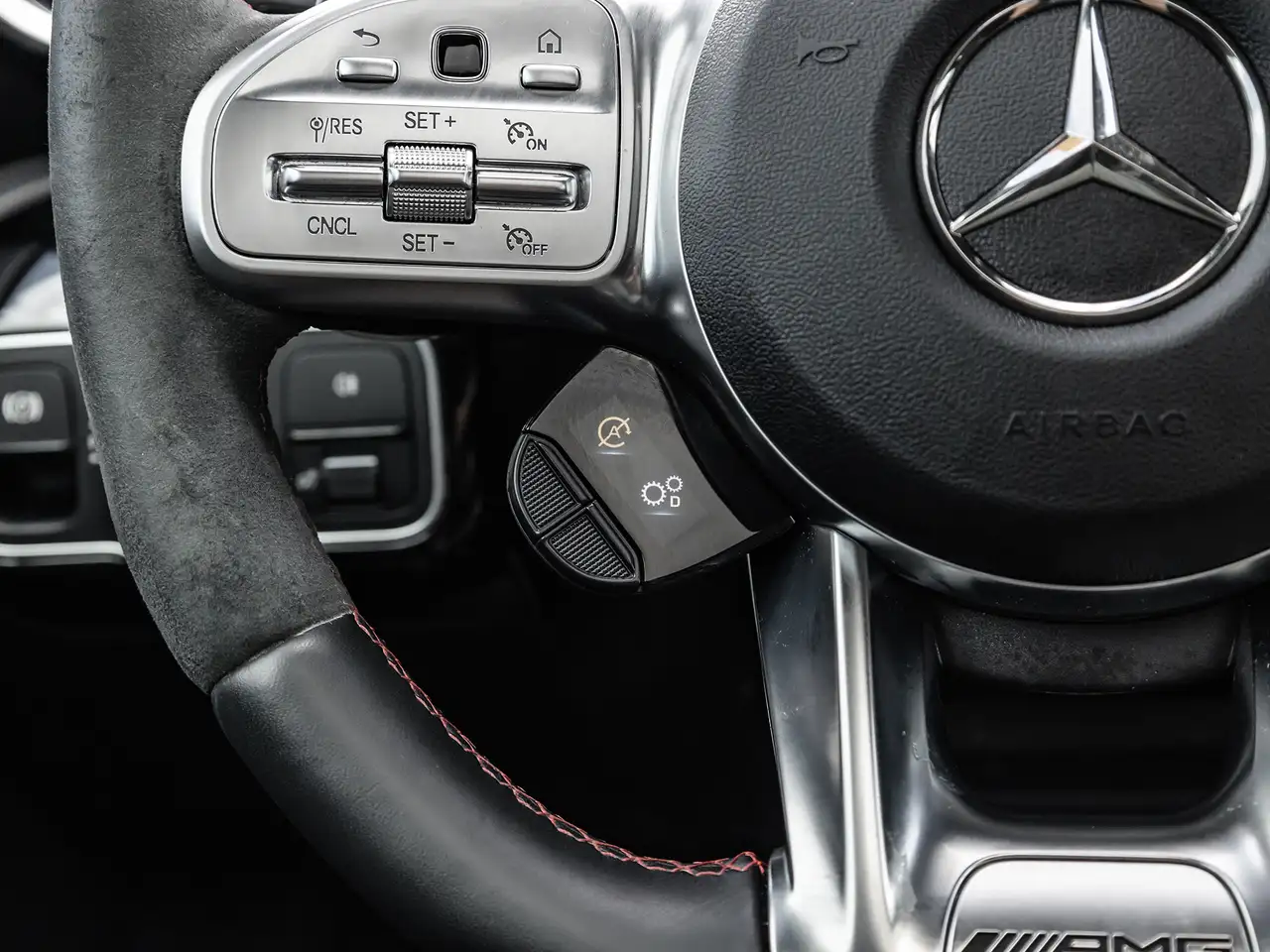 Mercedes-Benz CLA photo Mercedes-Benz CLA