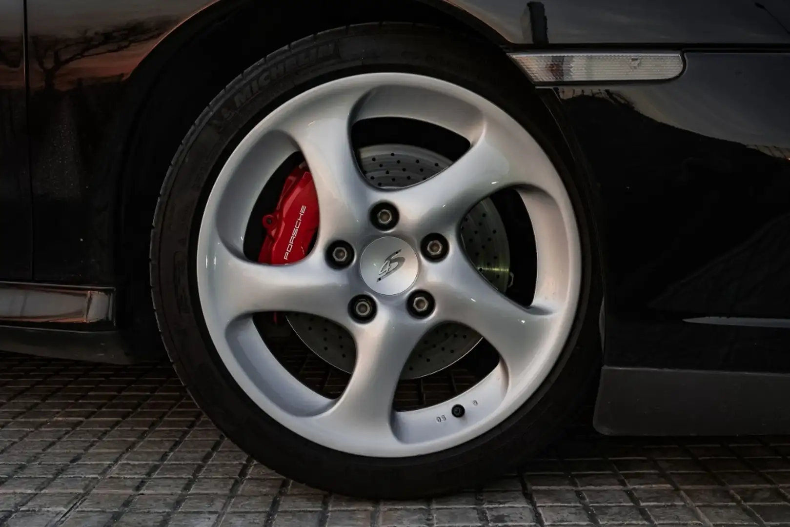 Porsche 911 Carrera 4S Coupé Tiptronic Schwarz - 2