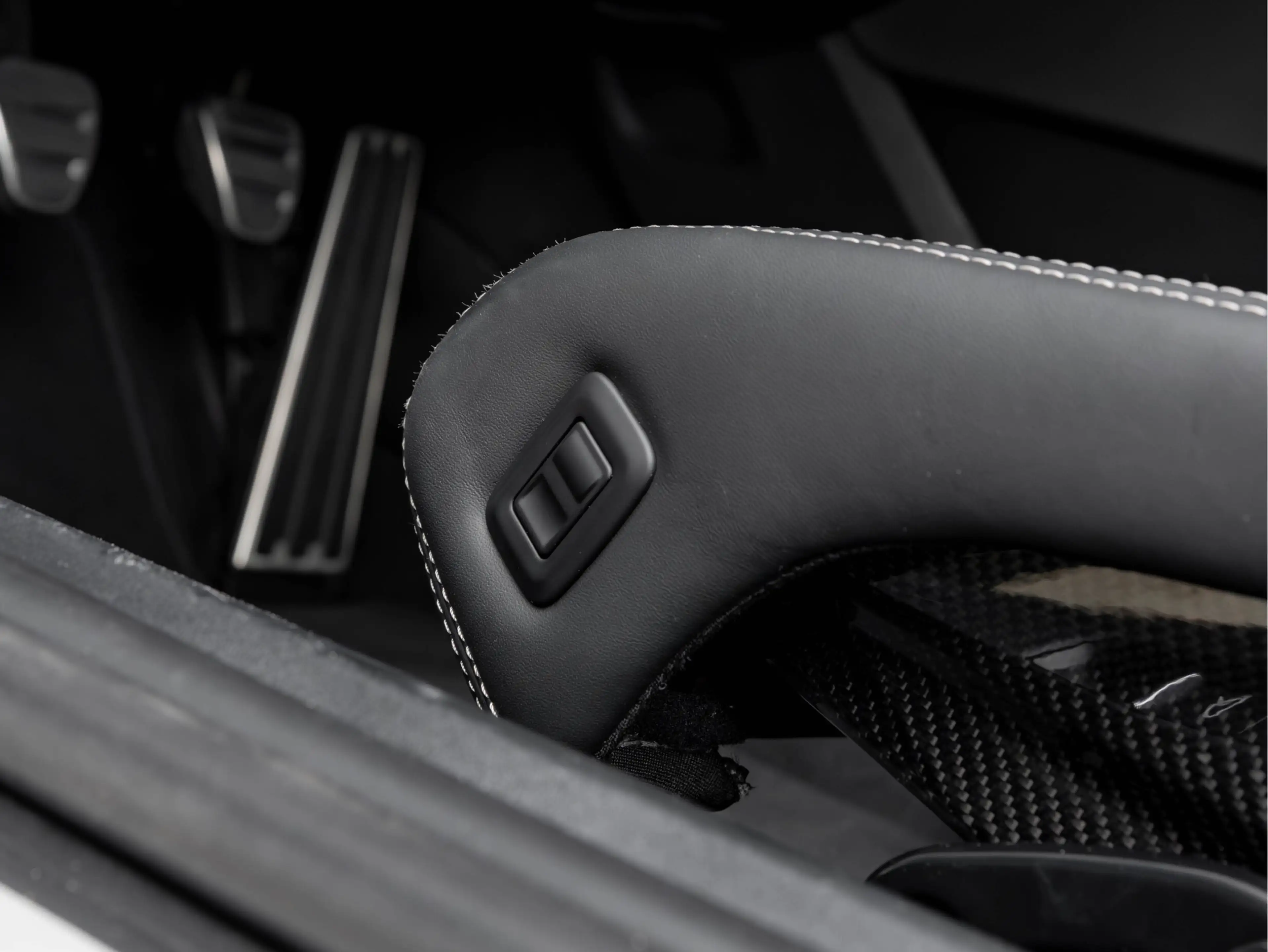 Porsche Cayman GT4 3.8 - Clubsport — photo 31