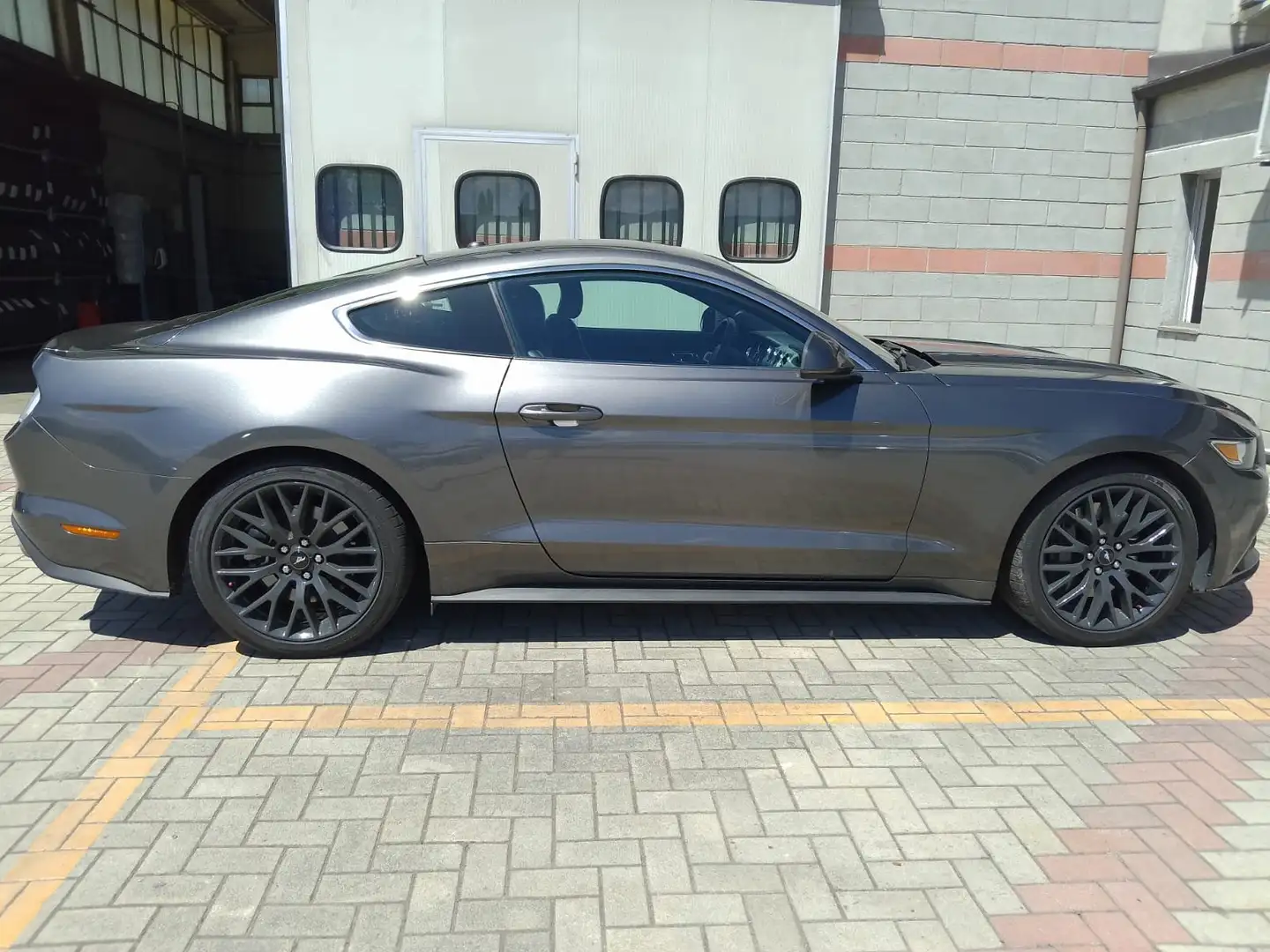 Ford Mustang Mustang VI 2015 Fastback 2.3 ecoboost 317cv siva - 2