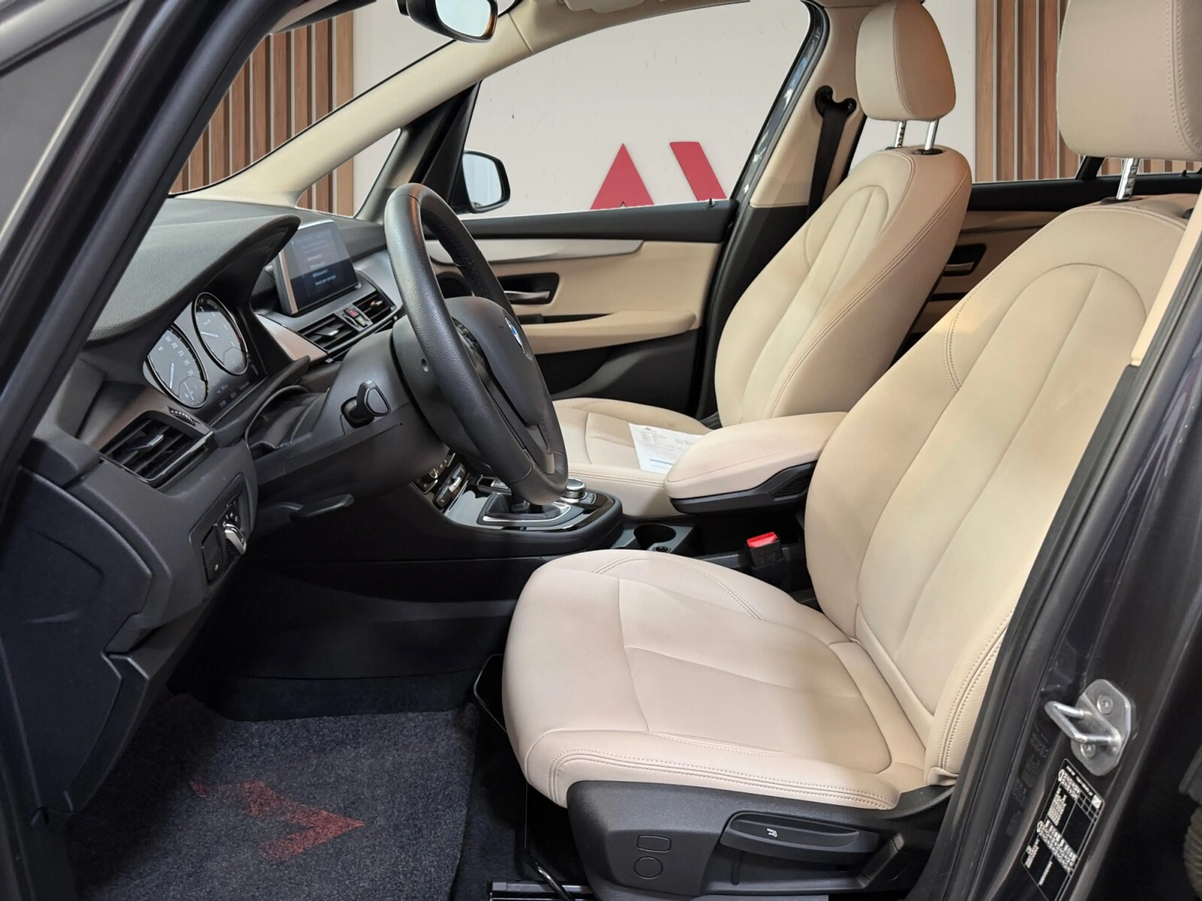 BMW 216 dA 7pl. ** Trekhaak | Navi/Carplay | Zetelverw — photo 12