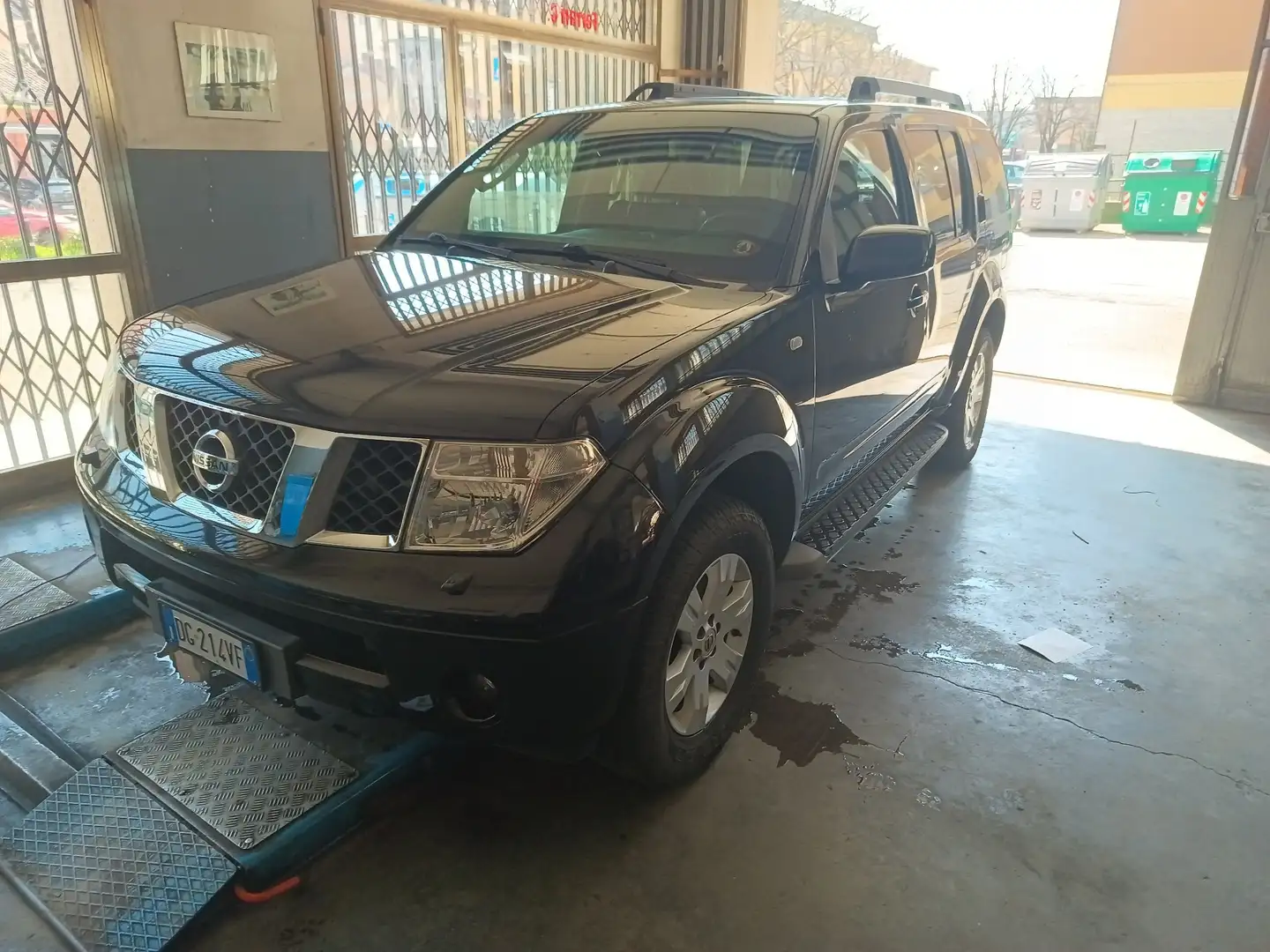 Nissan Pathfinder 2.5 dci LE - 1