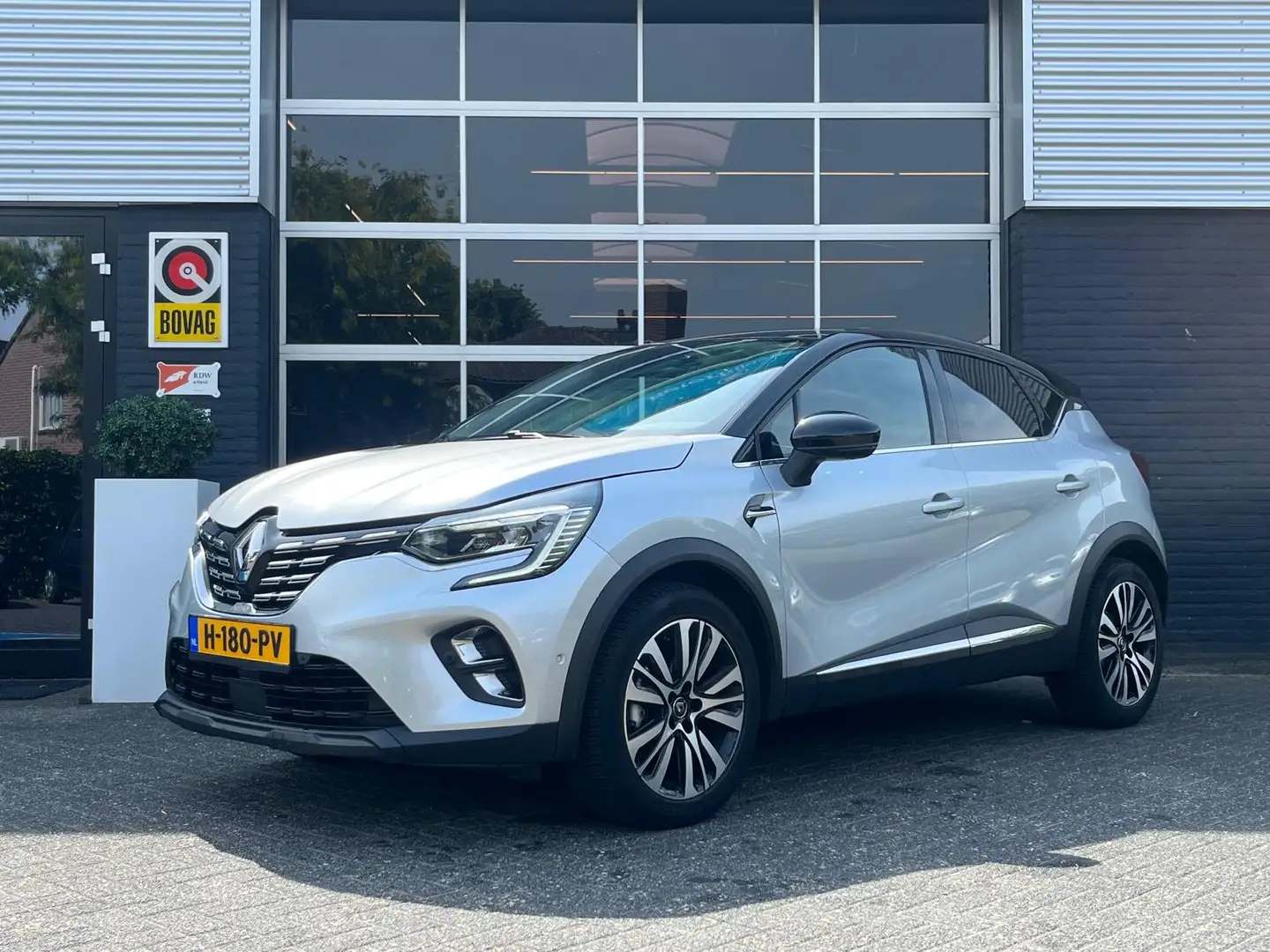 Renault Captur 1.3 TCe 155 Initiale Paris, Automaat, CarPlay, 360 Grijs - 1