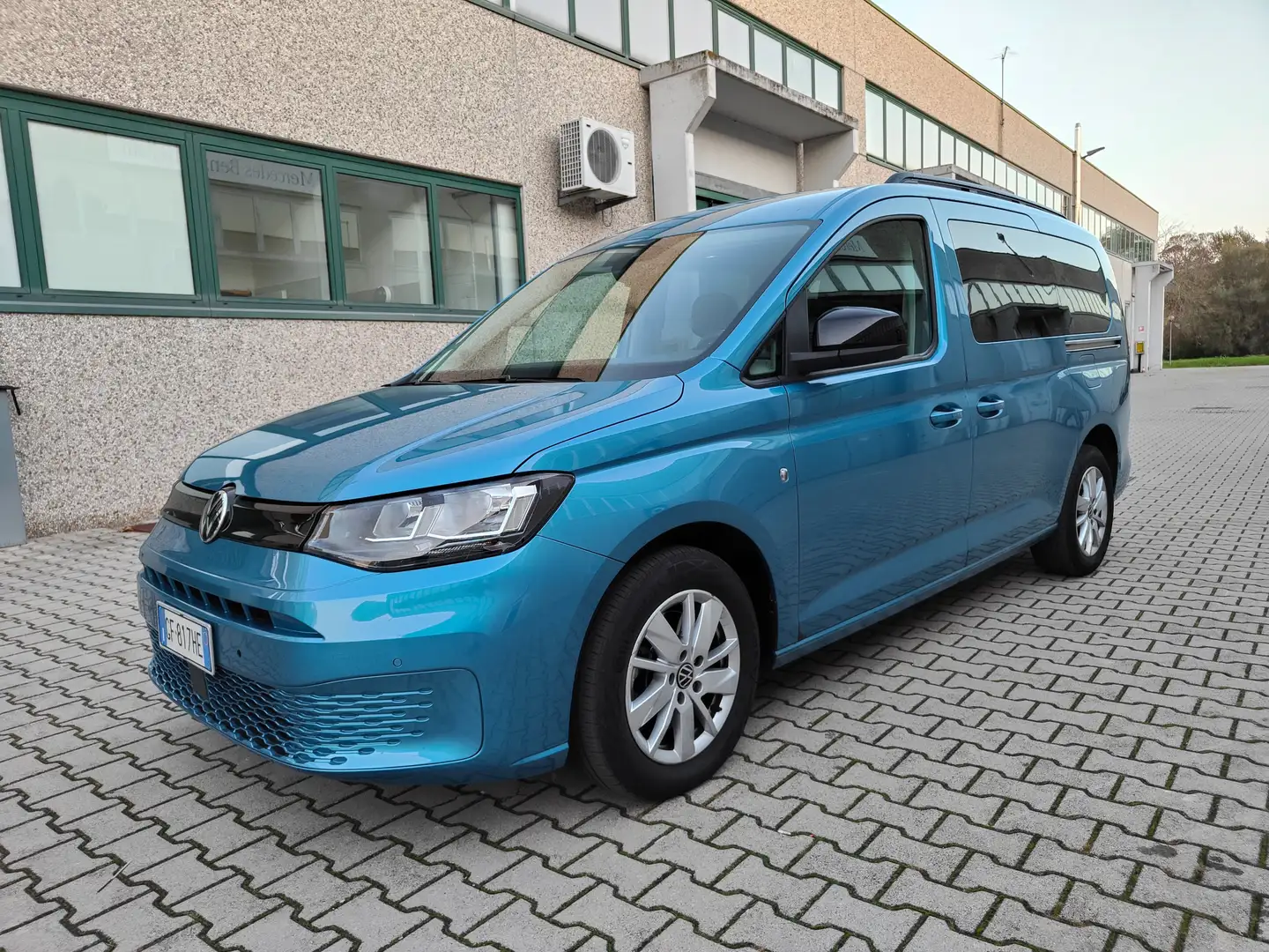 Volkswagen Caddy 2.0 TDI 102 CV SPACE MAXI Posti 7 Km 50.500 Blu/Azzurro - 1