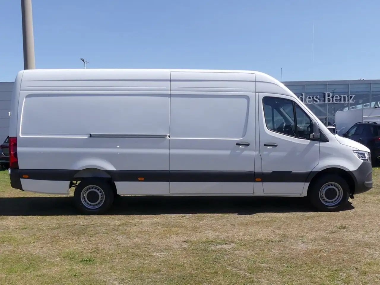 Mercedes-Benz Sprinter 317 CDI KA L3H2 MBUX LED Kamera DAB 9G 4