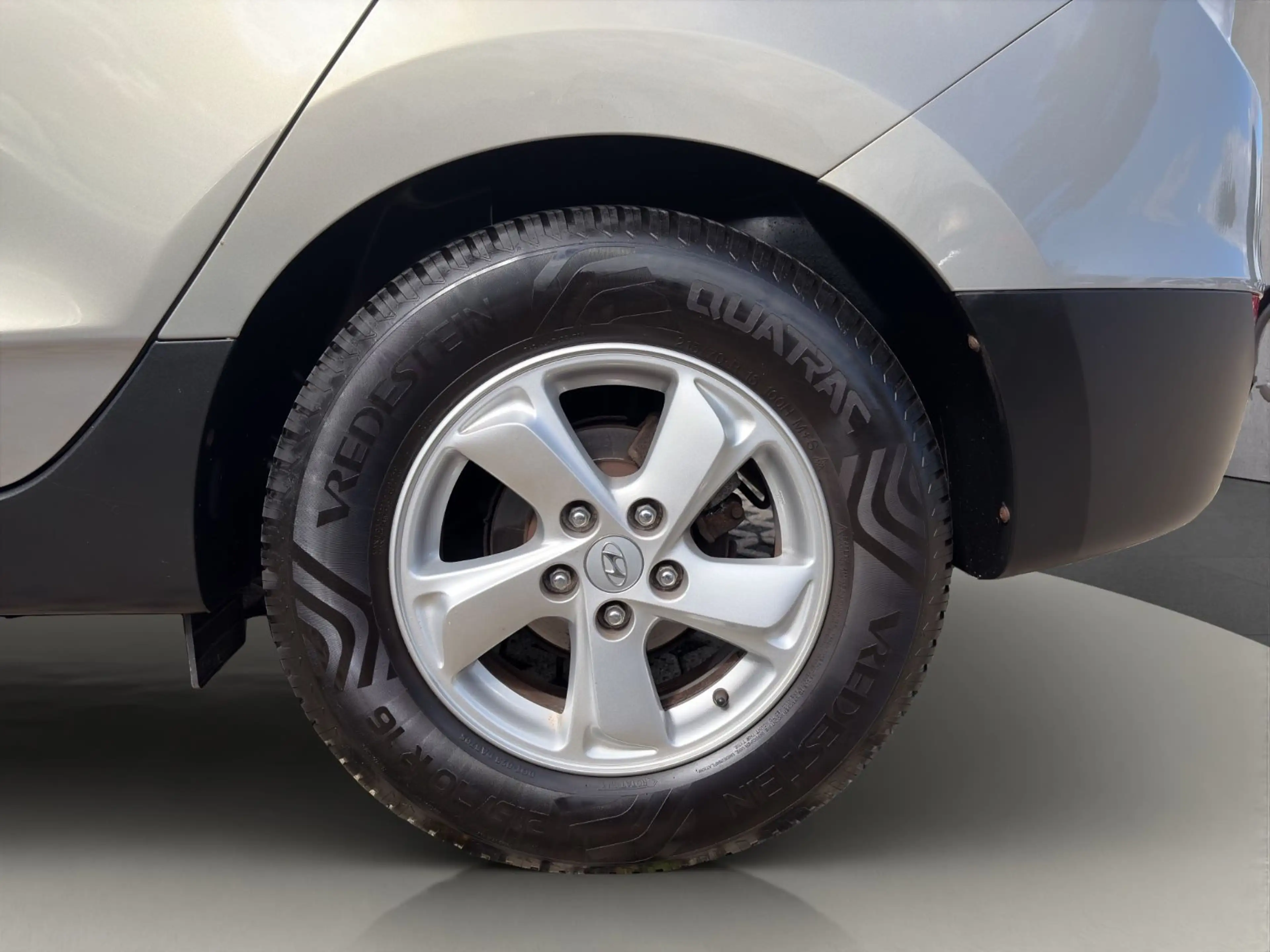 Hyundai iX35 Style 2WD PDC/AHK/KLIMAA/BLUETOOTH/SHZ — photo 10