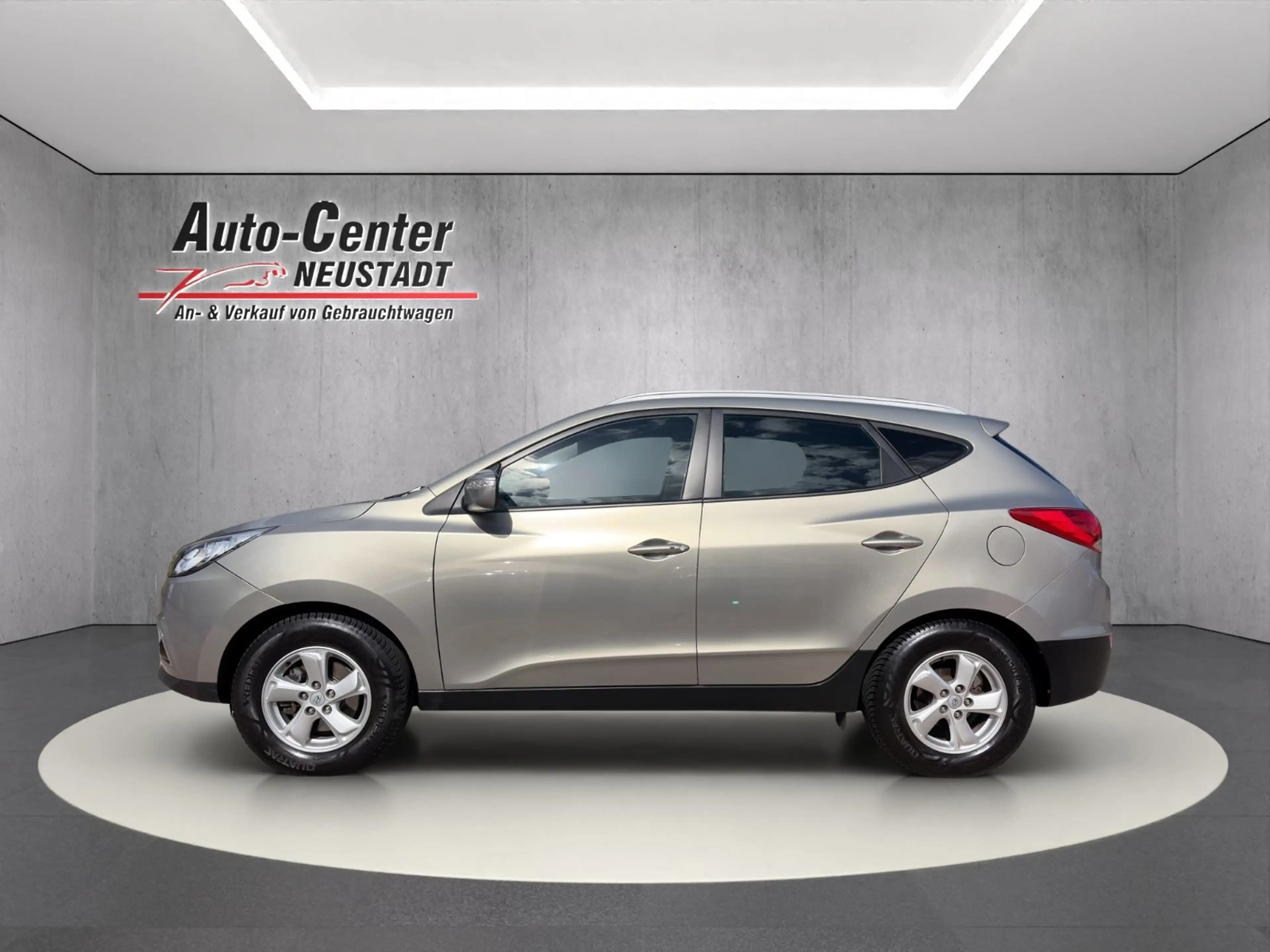 Hyundai iX35 Style 2WD PDC/AHK/KLIMAA/BLUETOOTH/SHZ — photo 2
