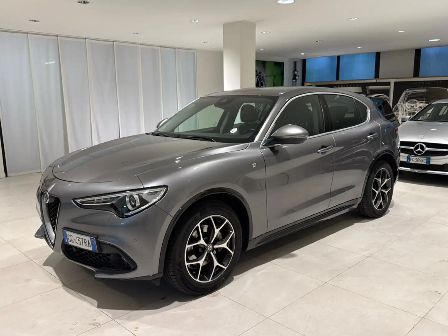 Alfa Romeo Stelvio 2.2Turbo 210cv AT8 Q4 Ti Pelle Navi Fari Xeno Blis Gris - 1