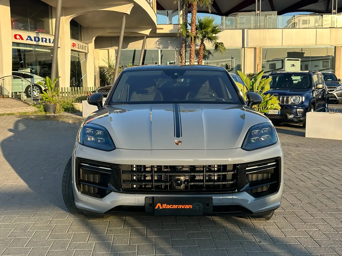Porsche Cayenne Cayenne Coupe 4.0 e-hybrid Turbo c/pack GT tiptron Grigio - 2