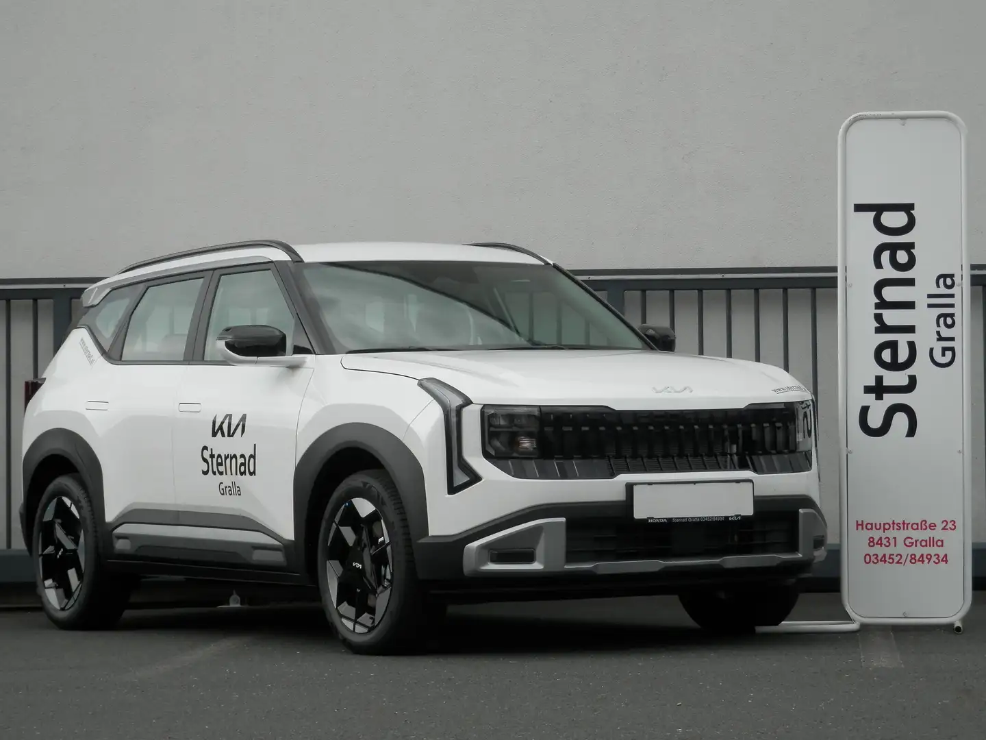 Kia Seltos 1.6 TGDI Silber 4WD DCT7 & P2-Paket Weiß - 2