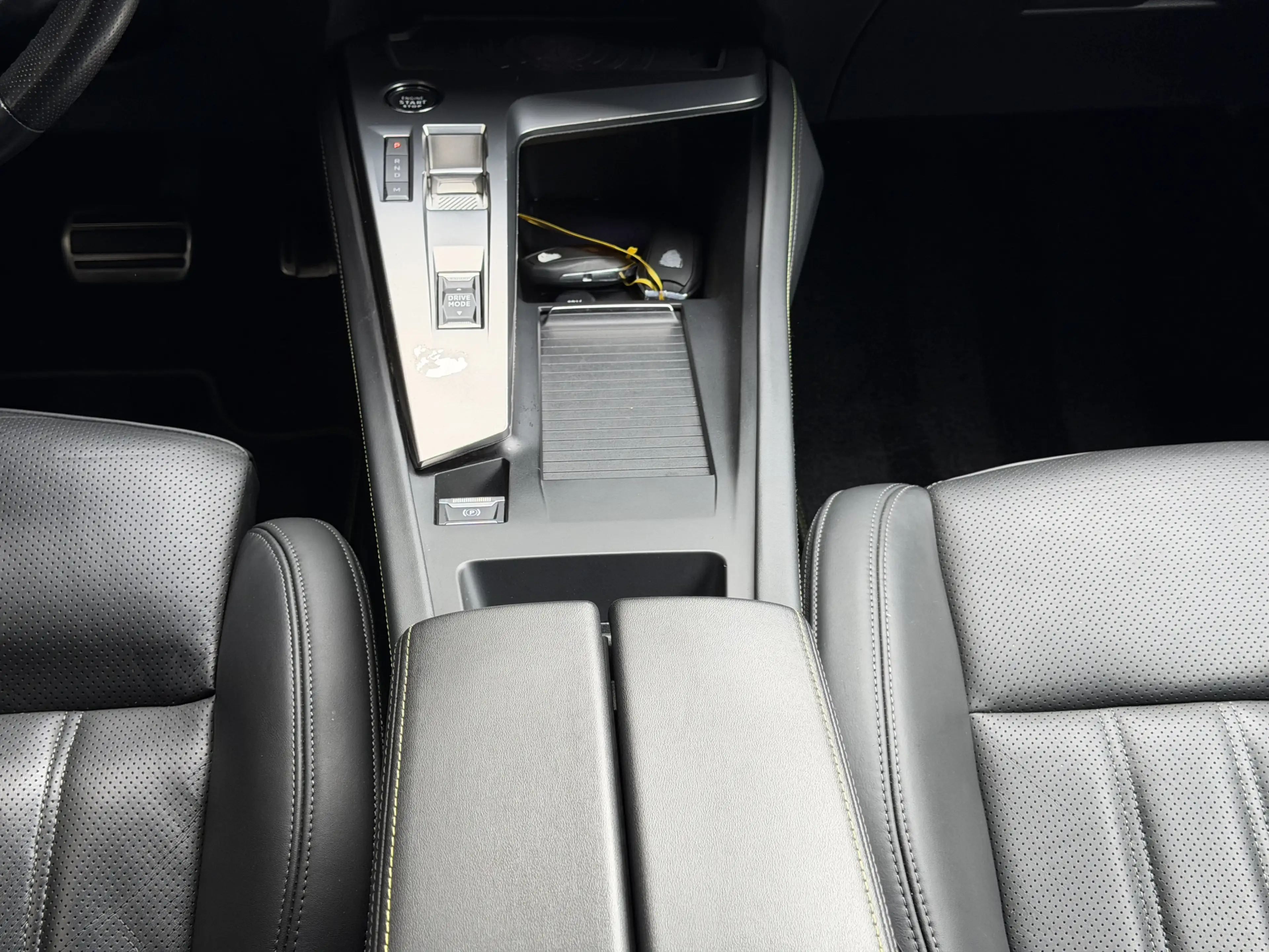 Peugeot 308 GT-Line LED VirtualCockpit Rü-Kamera Massage — photo 24