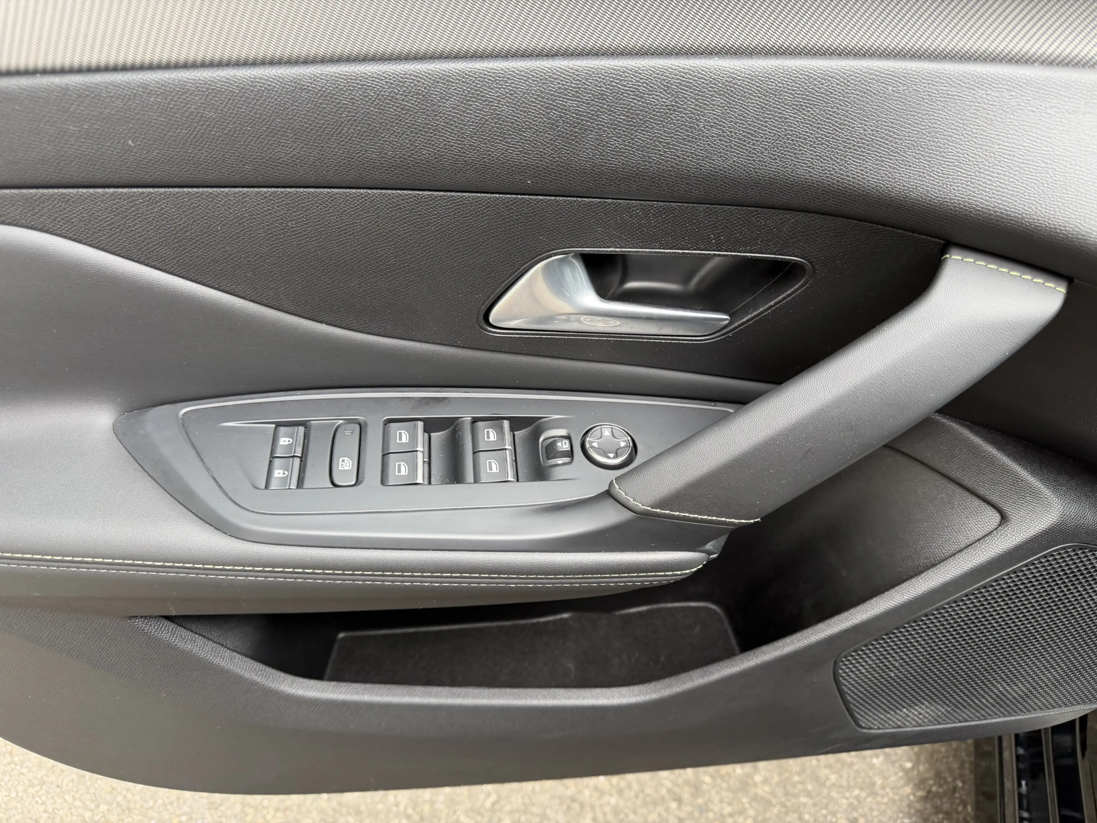 Peugeot 308 GT-Line LED VirtualCockpit Rü-Kamera Massage — photo 32