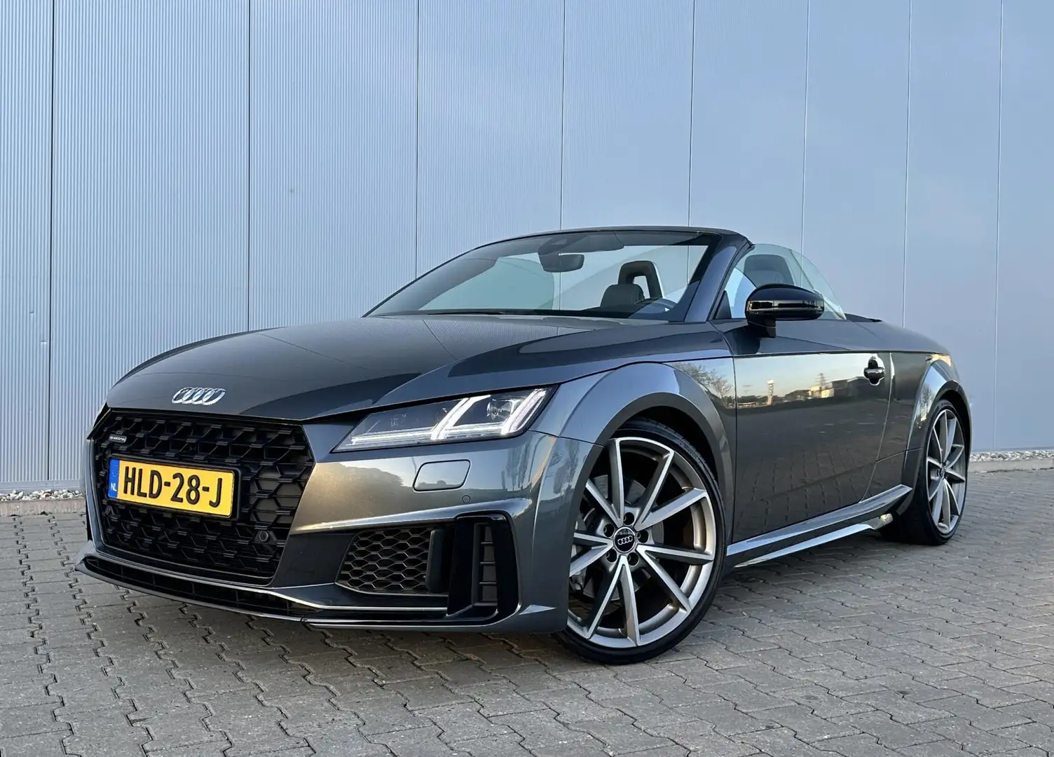 Audi TT ROADSTER 45 TFSI quattro 245PK Aut S-Line Comp. Grijs - 1