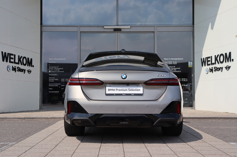 BMW 520 5 Serie 520i M Sport Automaat / Panoramadak / Trek — photo 10