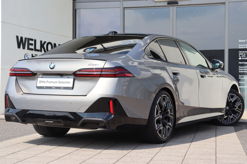 BMW 520 5 Serie 520i M Sport Automaat / Panoramadak / Trek — photo 11