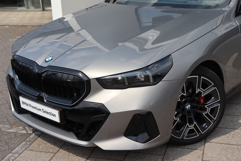 BMW 520 5 Serie 520i M Sport Automaat / Panoramadak / Trek — photo 3
