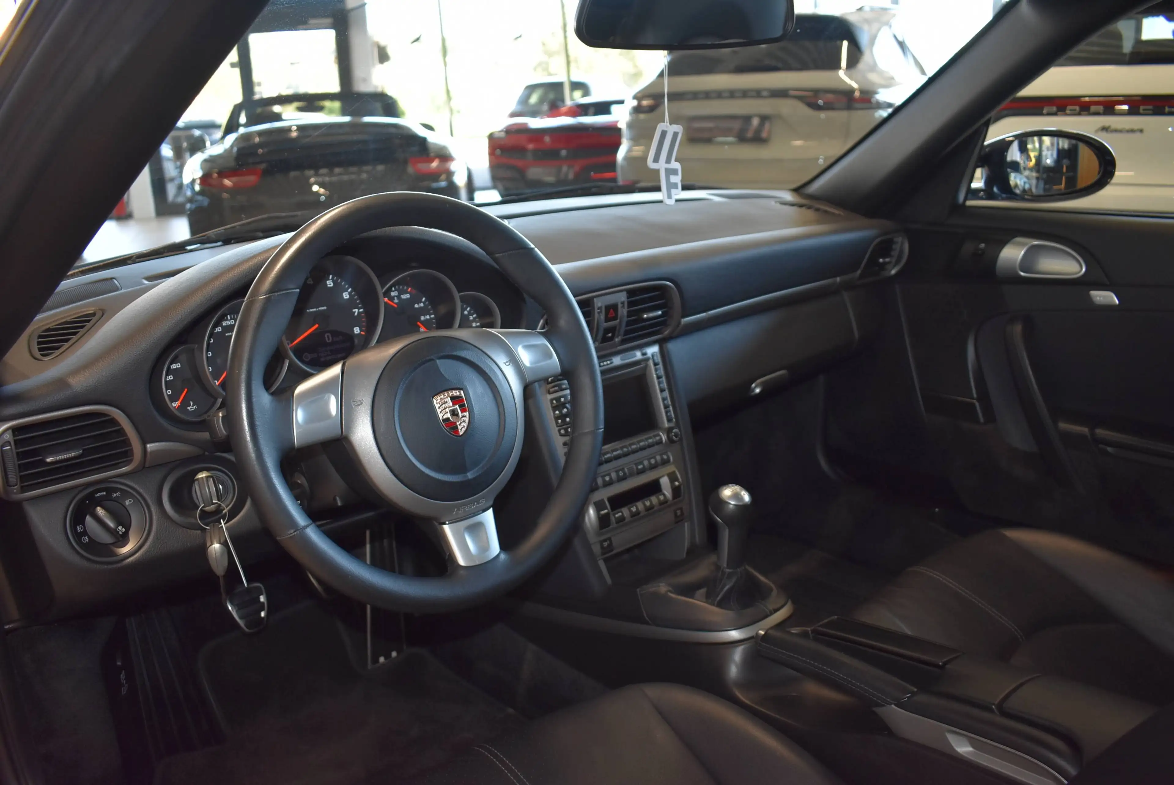 Porsche 997 Carrera Coupe //Schalter//Ö-Ausl. //2. Besitz — photo 17
