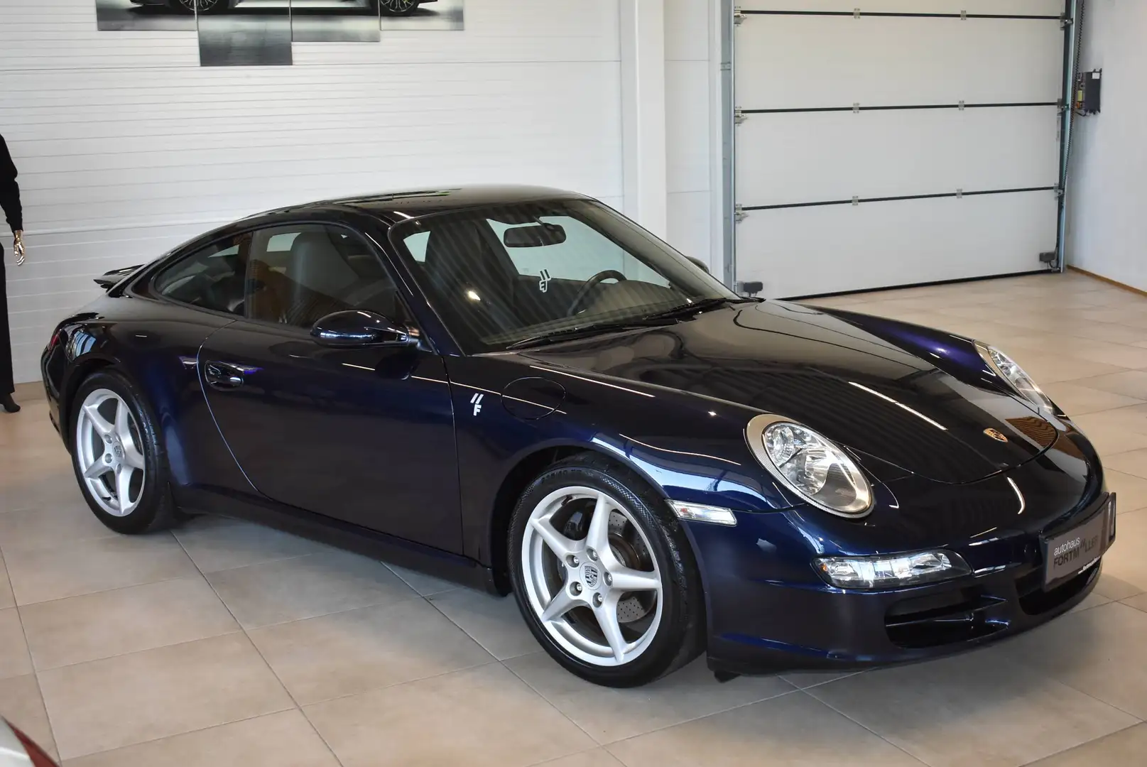 Porsche 997 Carrera Coupe //Schalter//Ö-Ausl. //2. Besitz Blau - 1
