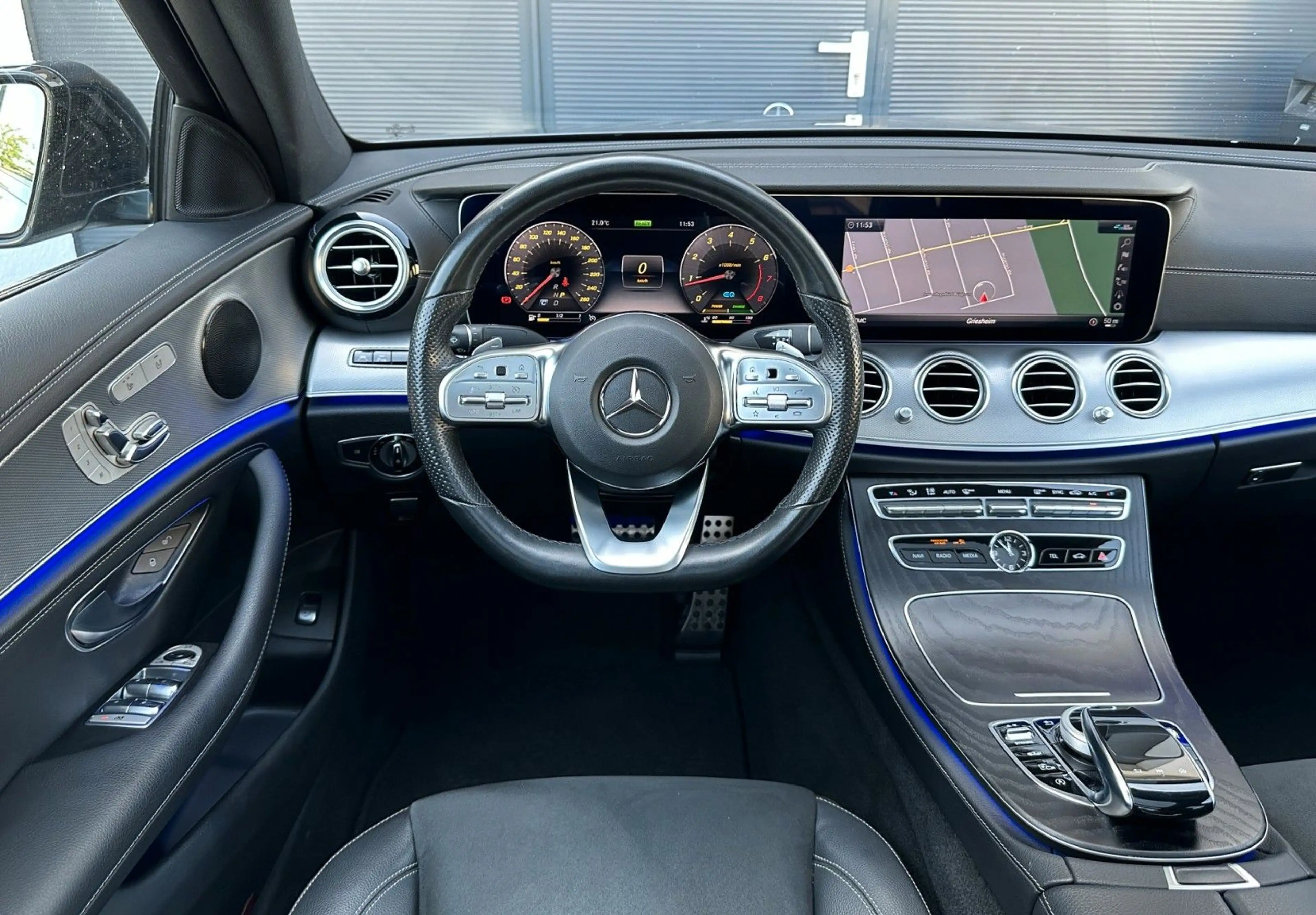 Mercedes-Benz E 350 *AMG*NUR. 30 TKM*PANO*MEMORY*M-BEAM*KAMERA* — photo 12