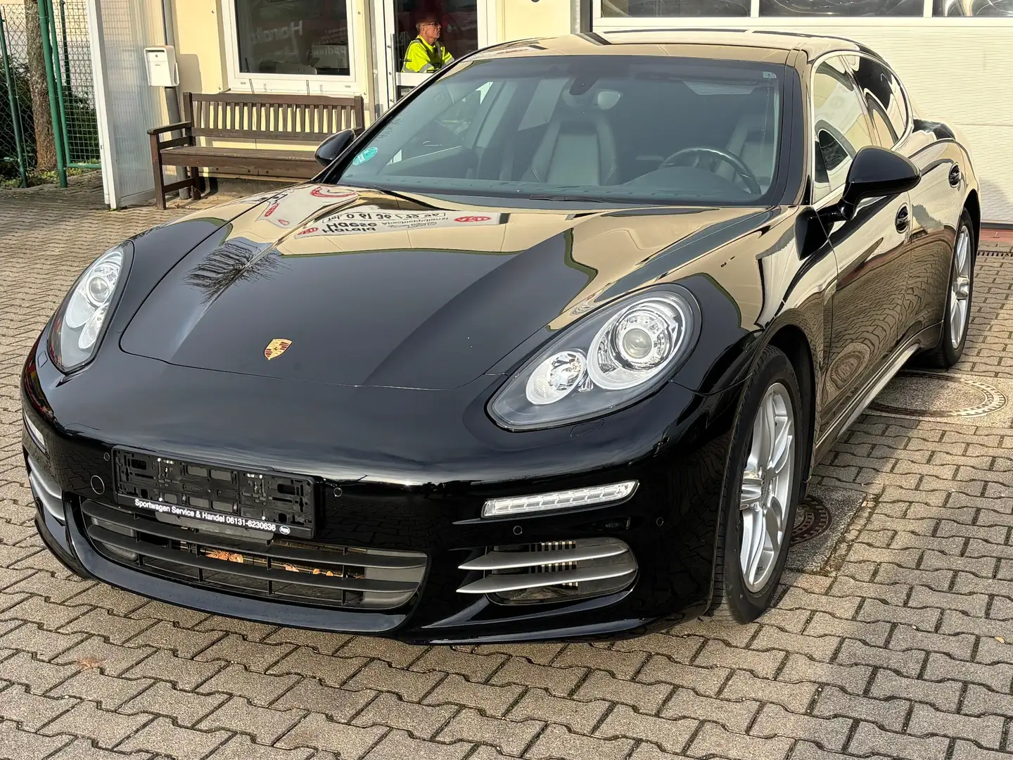 Porsche Panamera 4 S /19"TurboAlu/Bose/Bi Xenon/Luftfederung/MwSt! Schwarz - 2