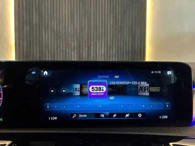 Mercedes-Benz Cla view 24