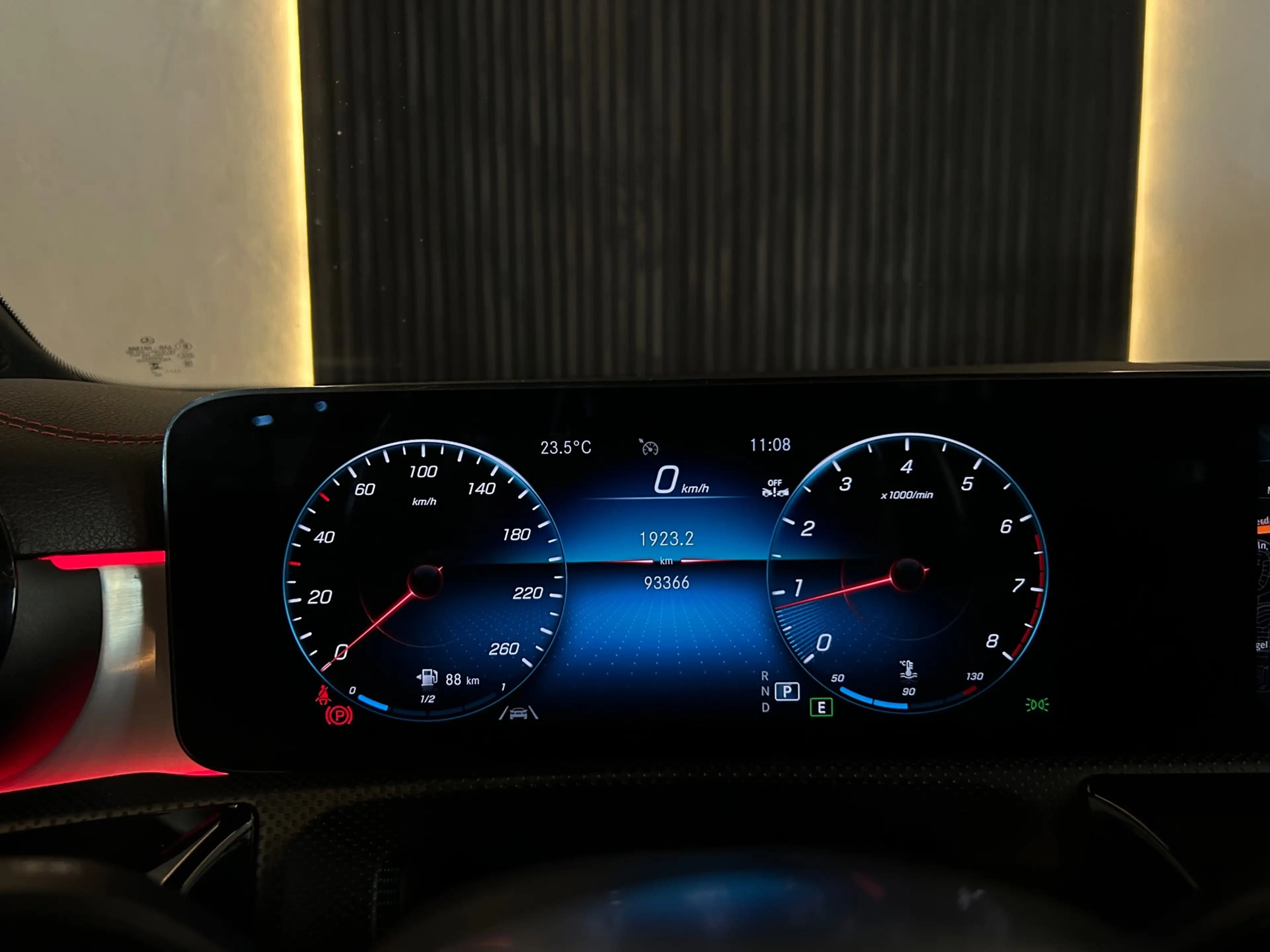 Mercedes-Benz CLA 180 AMG Line|PANO|CRUISE|AMBIENT|PARK SENS & CAM|STOEL — photo 34