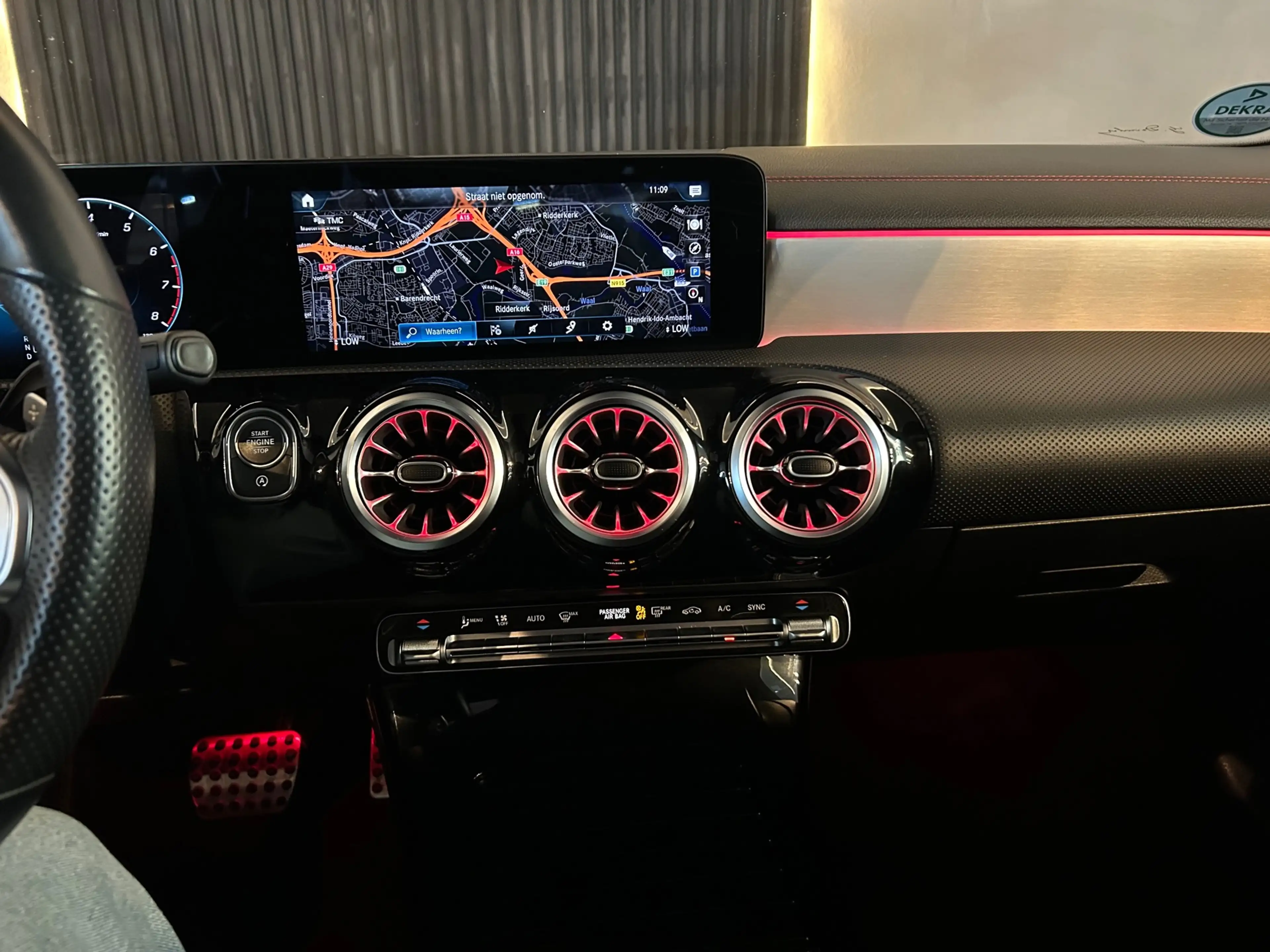 Mercedes-Benz CLA 180 AMG Line|PANO|CRUISE|AMBIENT|PARK SENS & CAM|STOEL — photo 30