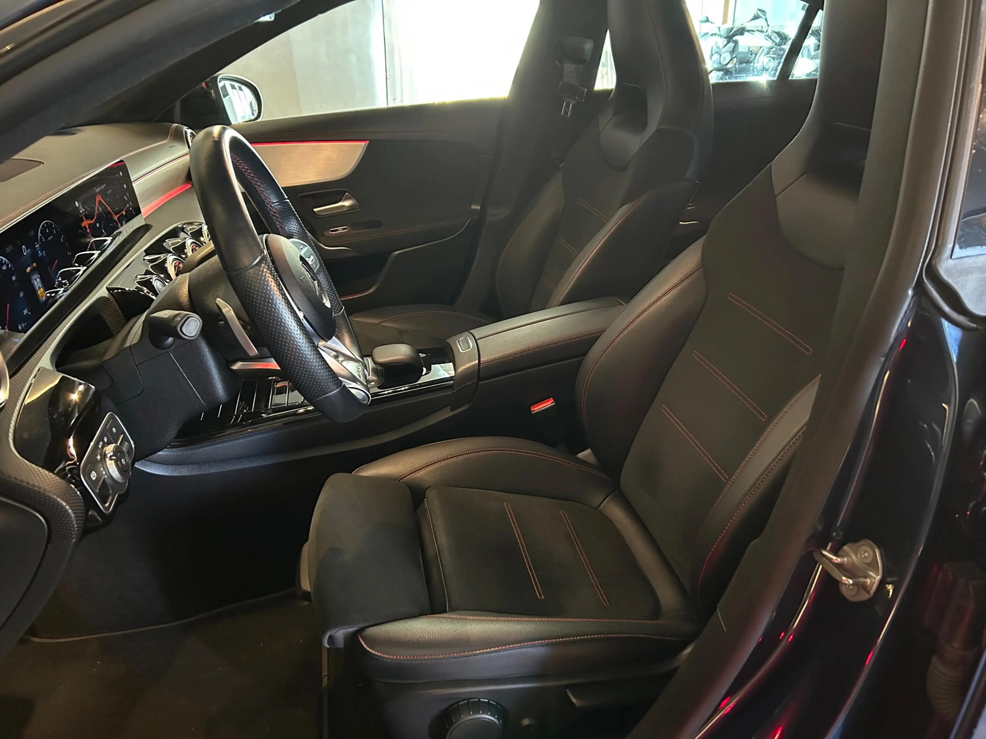 Mercedes-Benz CLA 180 AMG Line|PANO|CRUISE|AMBIENT|PARK SENS & CAM|STOEL — photo 38