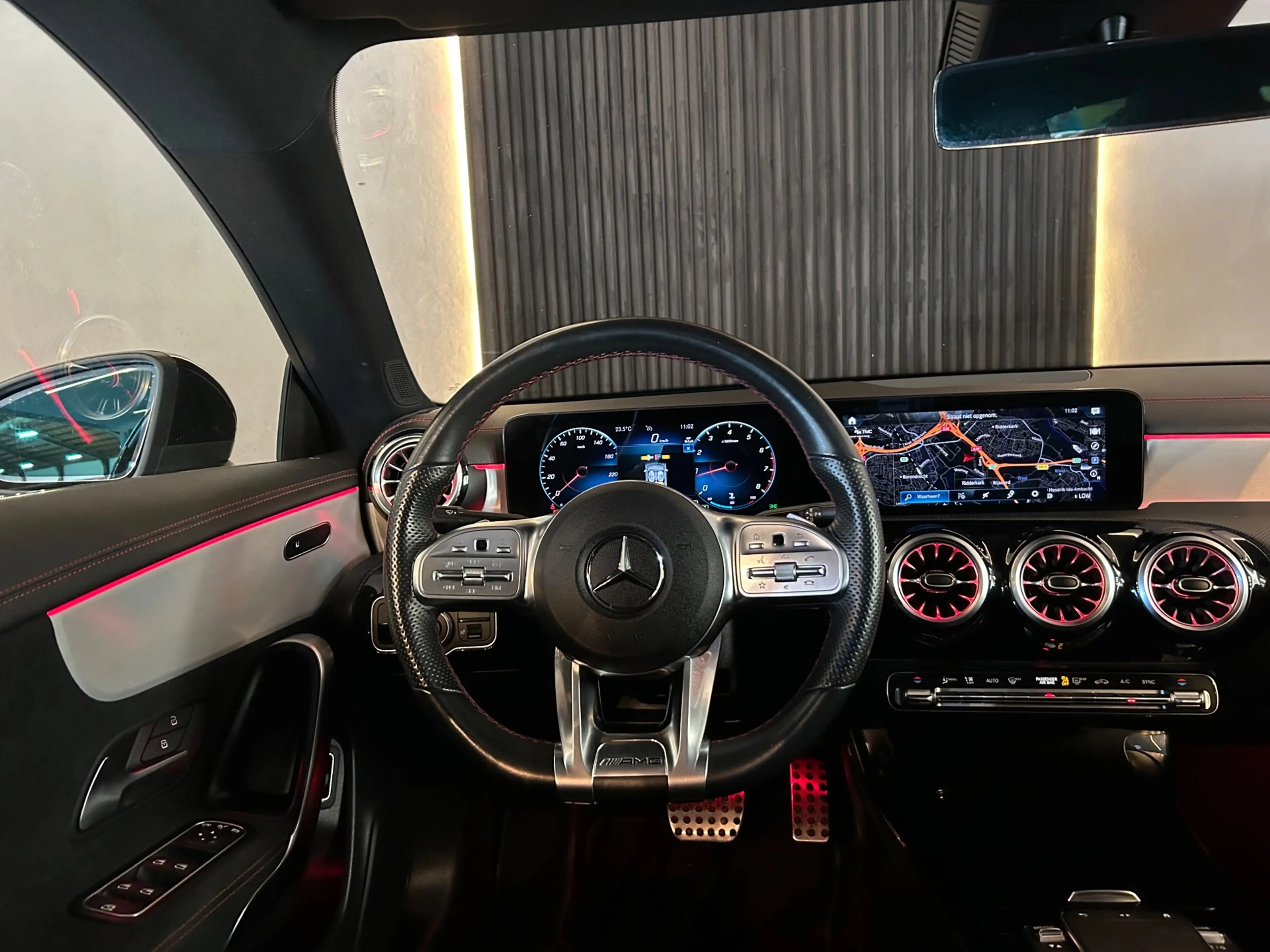 Mercedes-Benz CLA 180 AMG Line|PANO|CRUISE|AMBIENT|PARK SENS & CAM|STOEL — photo 4