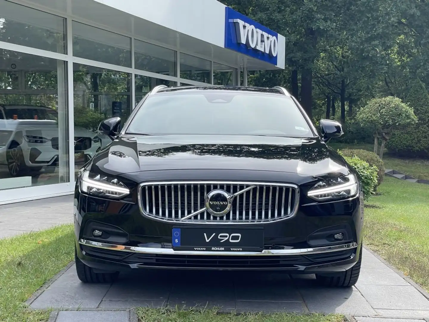 Volvo V90 B4 D Plus Bright Schwarz - 2