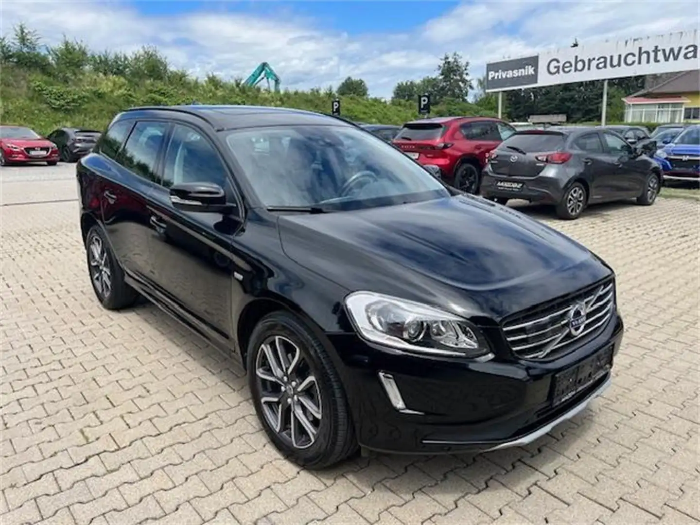 Volvo XC60 D4 Kinetic AWD Geartronic Marrakesch Edition Schwarz - 2