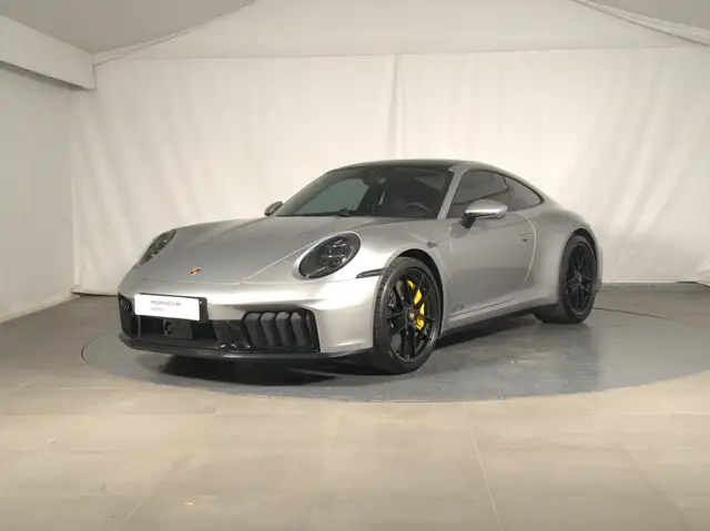 Porsche 992 992 Coupe  3.6 Carrera 4 GTS auto