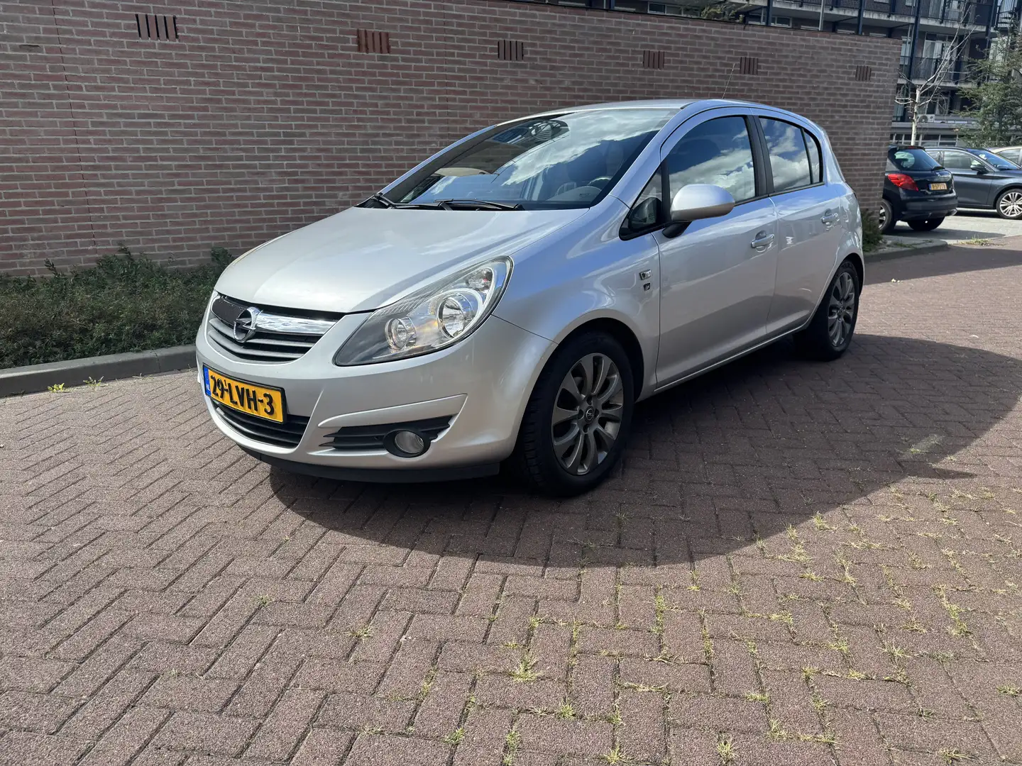 Opel Corsa 1.4-16V Cosmo Černá - 1