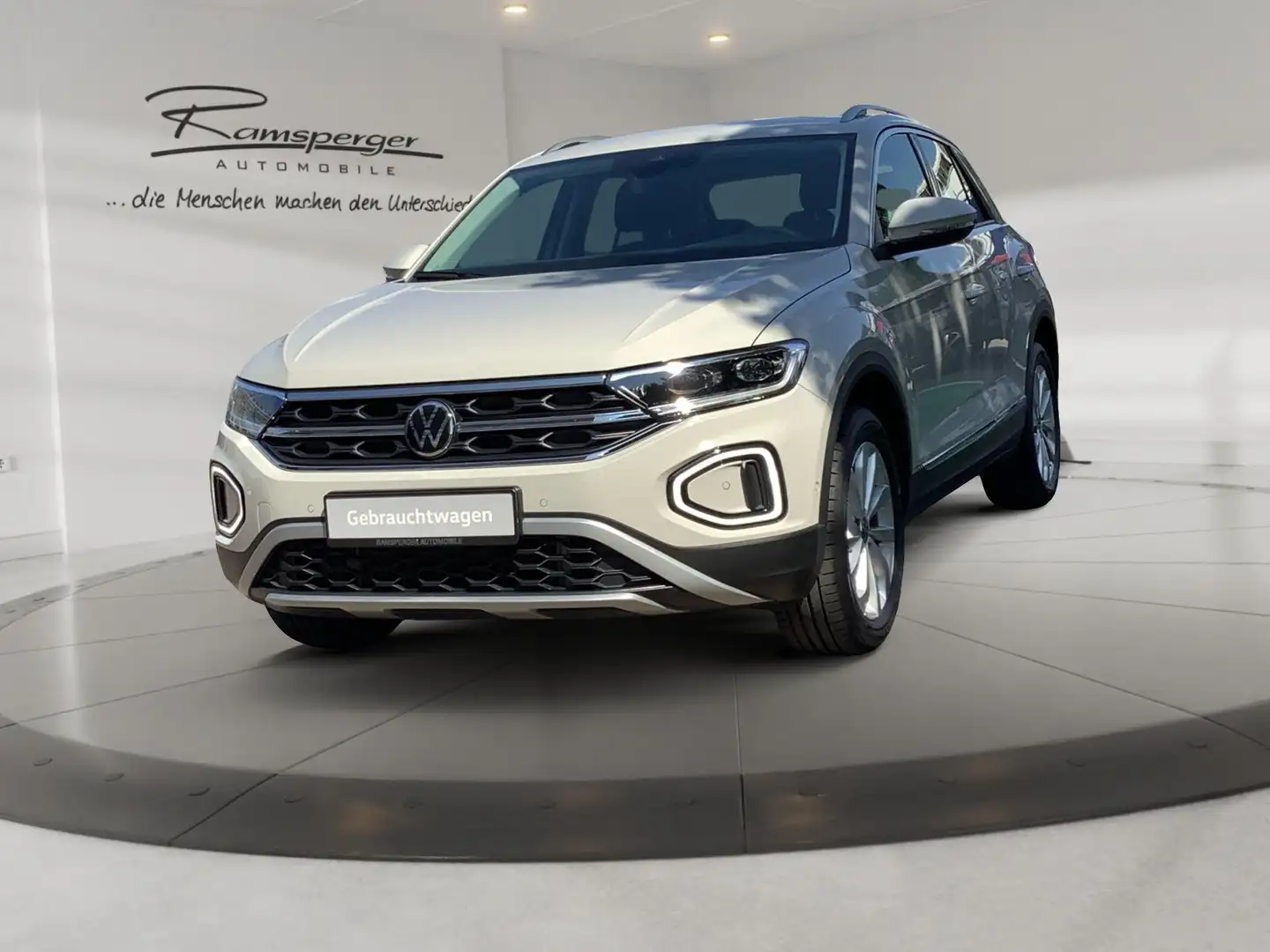 Volkswagen T-Roc 1.5 TSI DSG Style ACC LED APP Keyless Kame Grau - 2