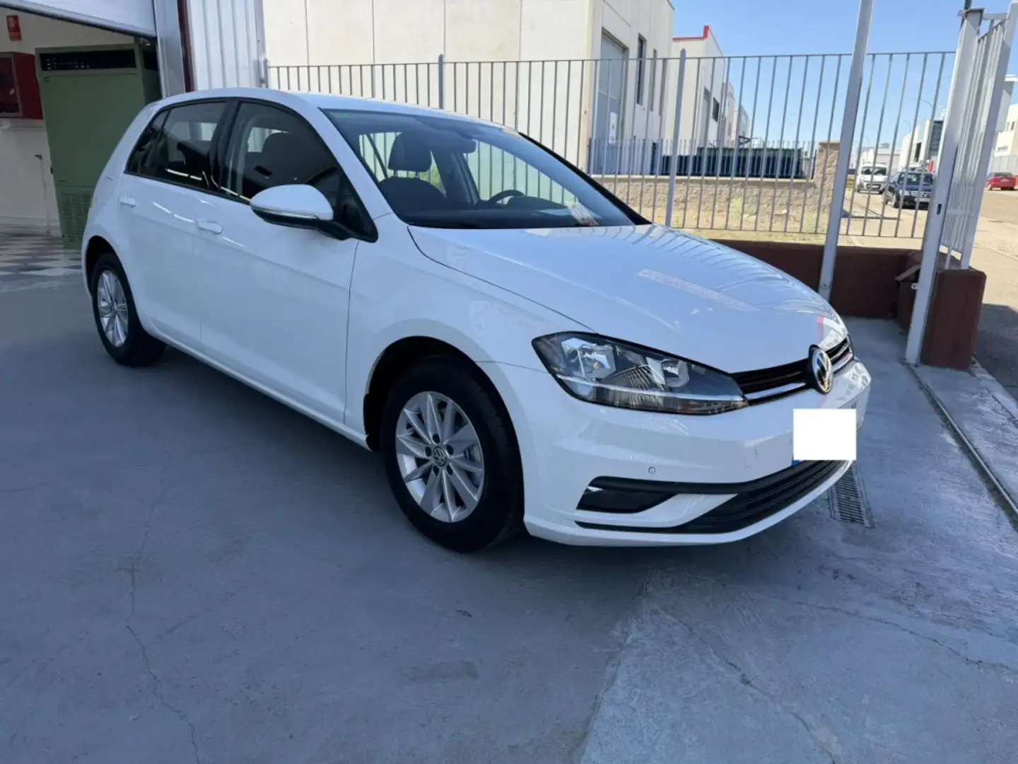 Volkswagen Golf 1.6TDI Last Edition 85kW Blanco - 1