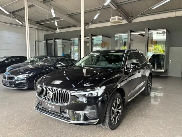 Volvo XC60 T6 AWD Recharge Core Standhzg Panorama AHK