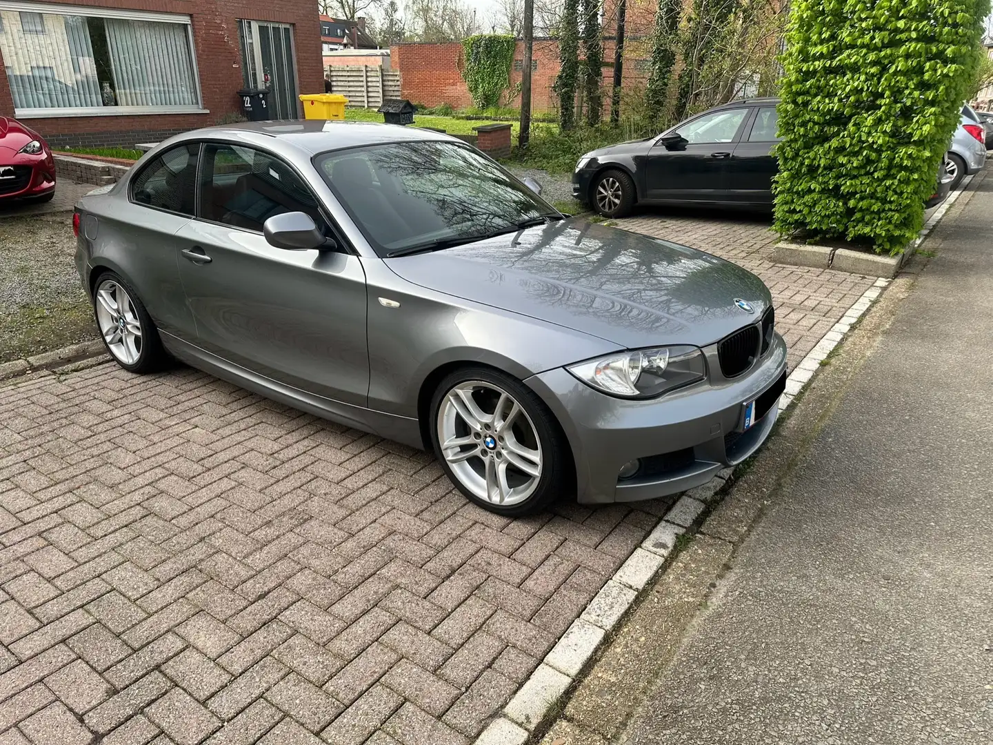 BMW 118 118d Coupe siva - 1