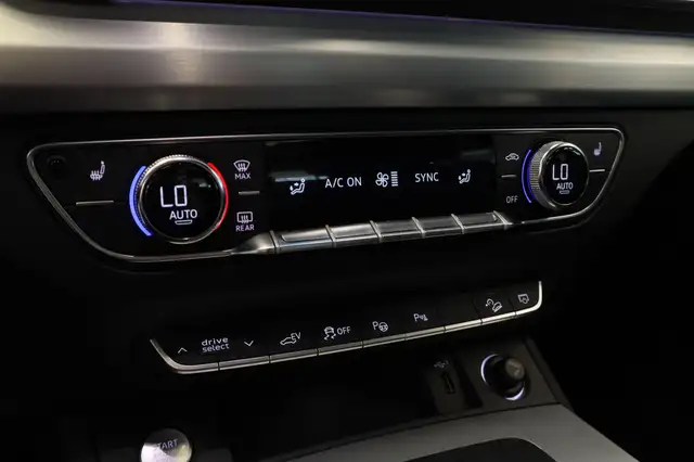 Audi Q5 view 14
