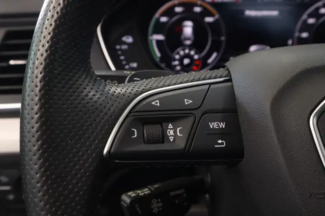 Audi Q5 view 8