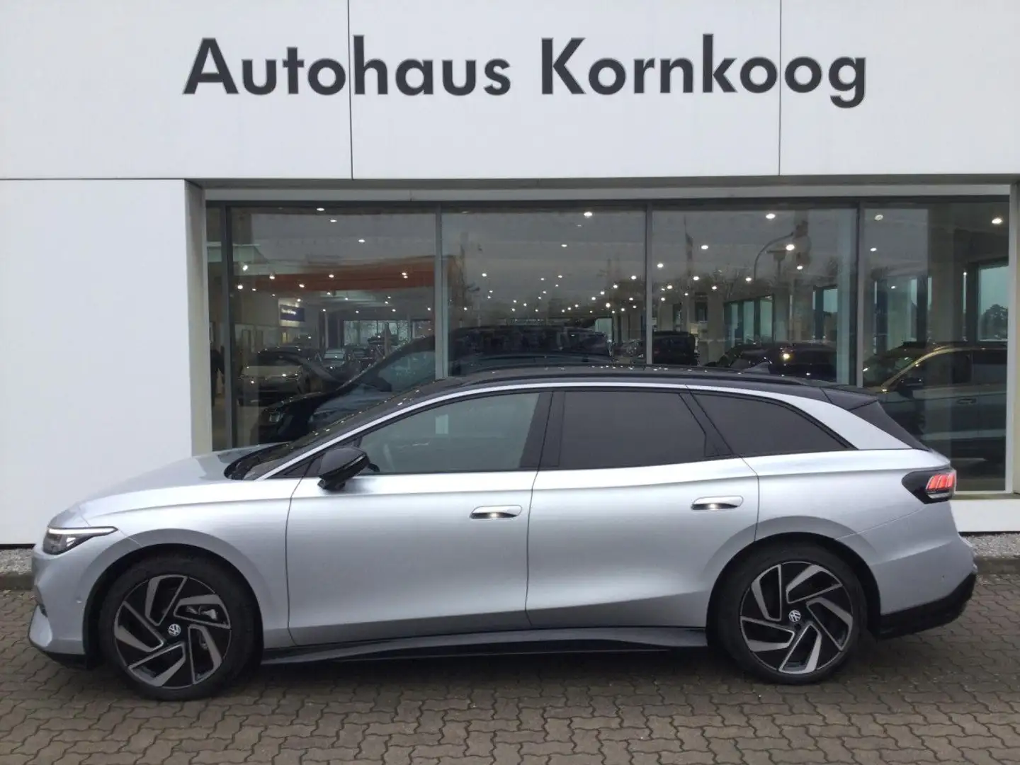 Volkswagen ID.7 Tourer Pro 77 kWh IQ.Drive Wärme Bluetooth Silber - 1