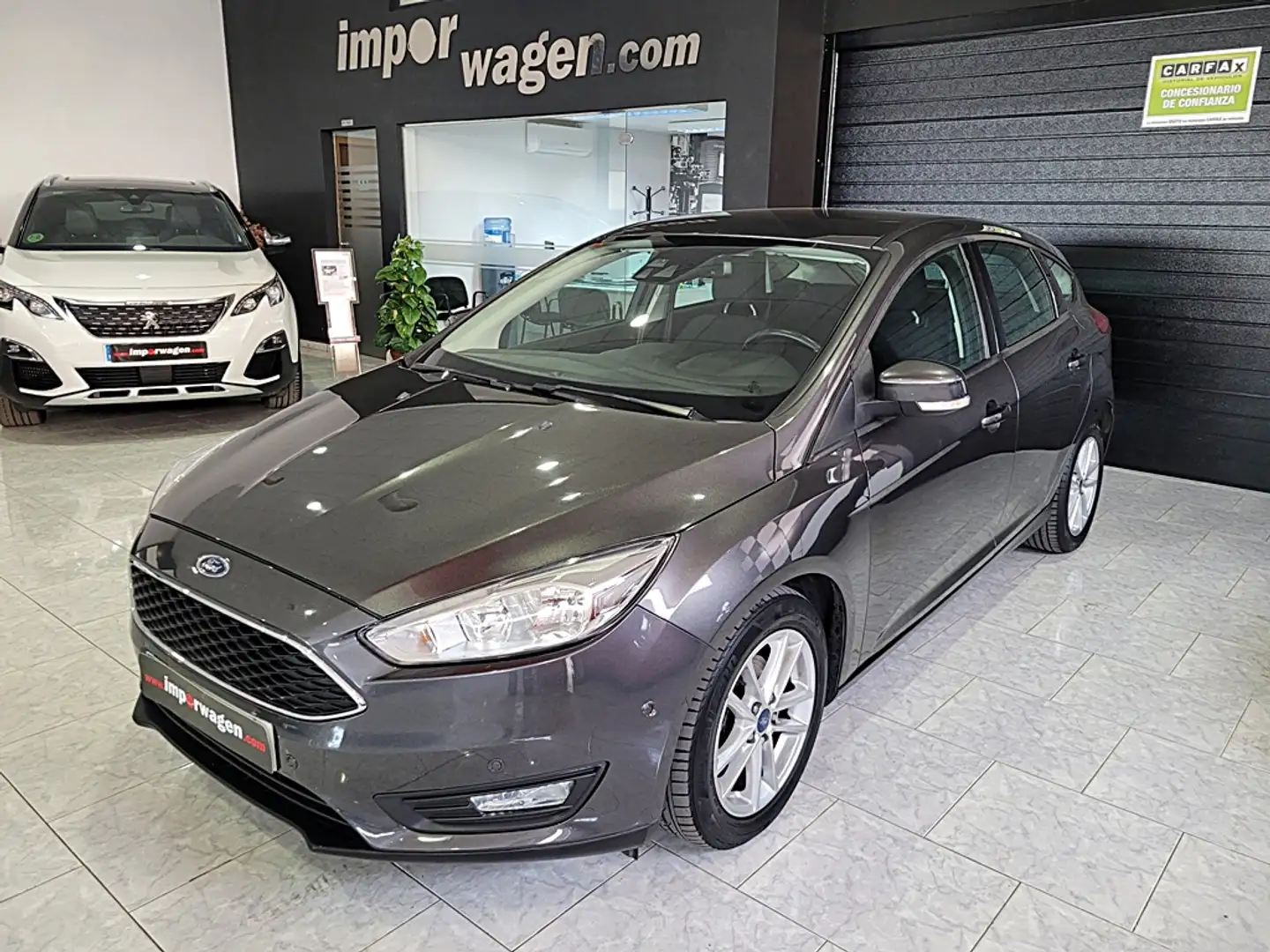 Ford Focus 1.0 Ecoboost Auto-S&S Trend+ 125 Gris - 1
