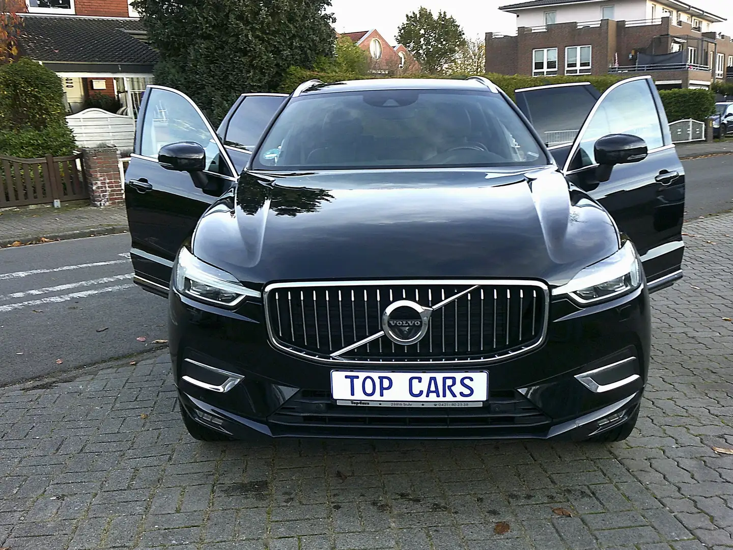 Volvo XC60 Inscription AWD Schwarz - 1